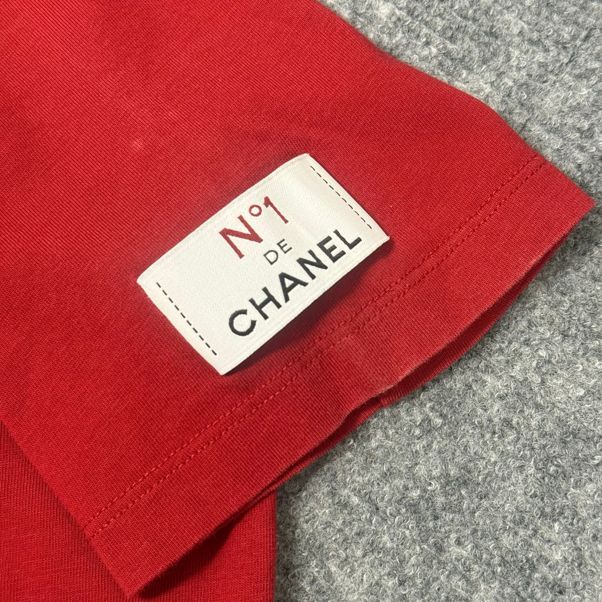 CHANEL WOMEN TEE