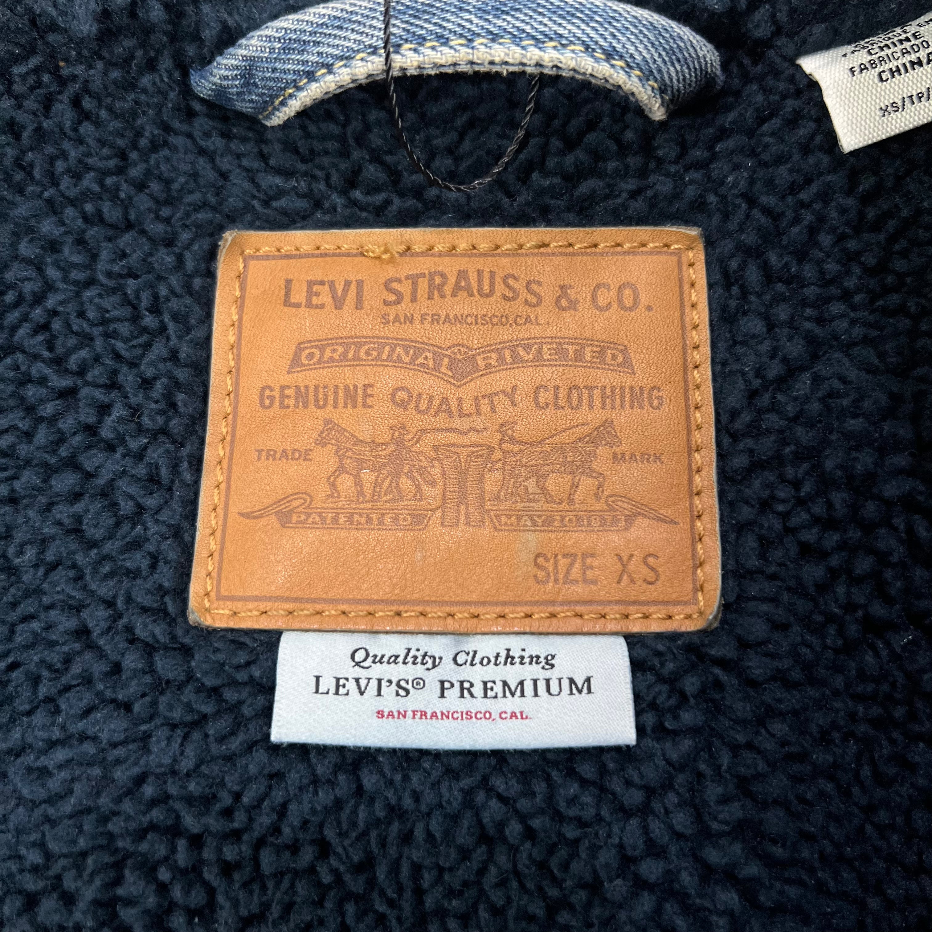LEVI'S BLUE DENIM TRUCKER JACKET