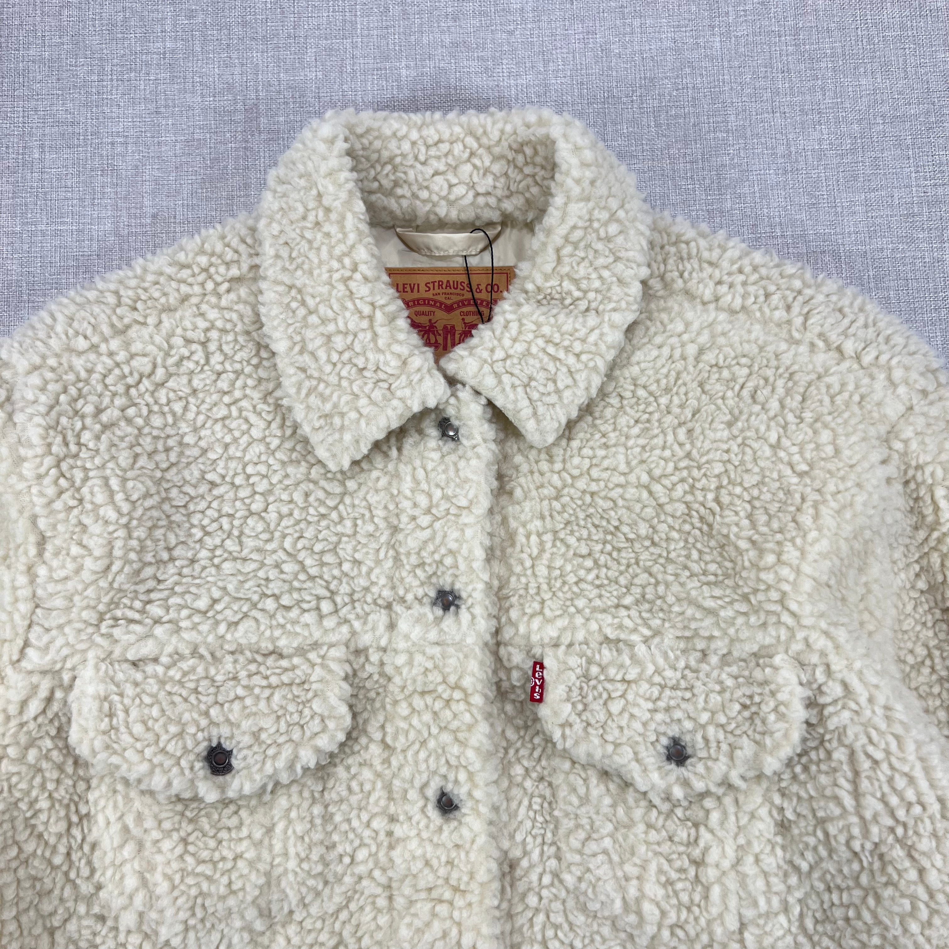 LEVI'S WOMEN'S SHERPA TRUCKER JACKET