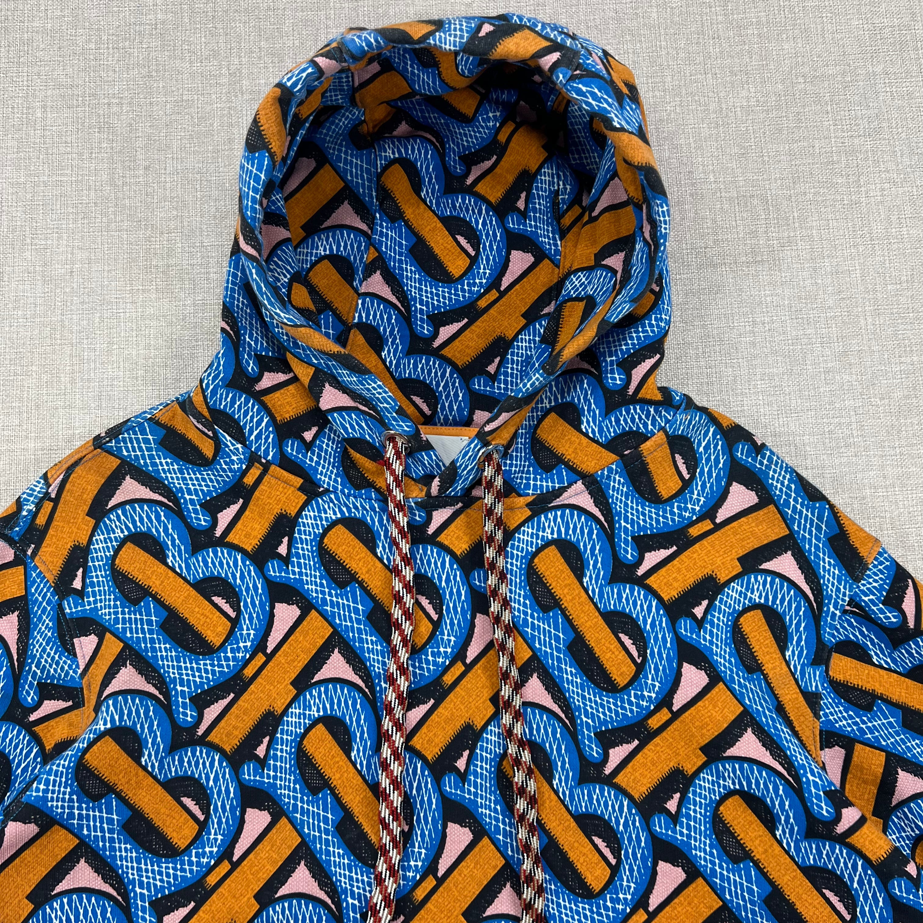 BURBERRY INTERLOCKING TB MONOGRAM LOGO PATTERN
