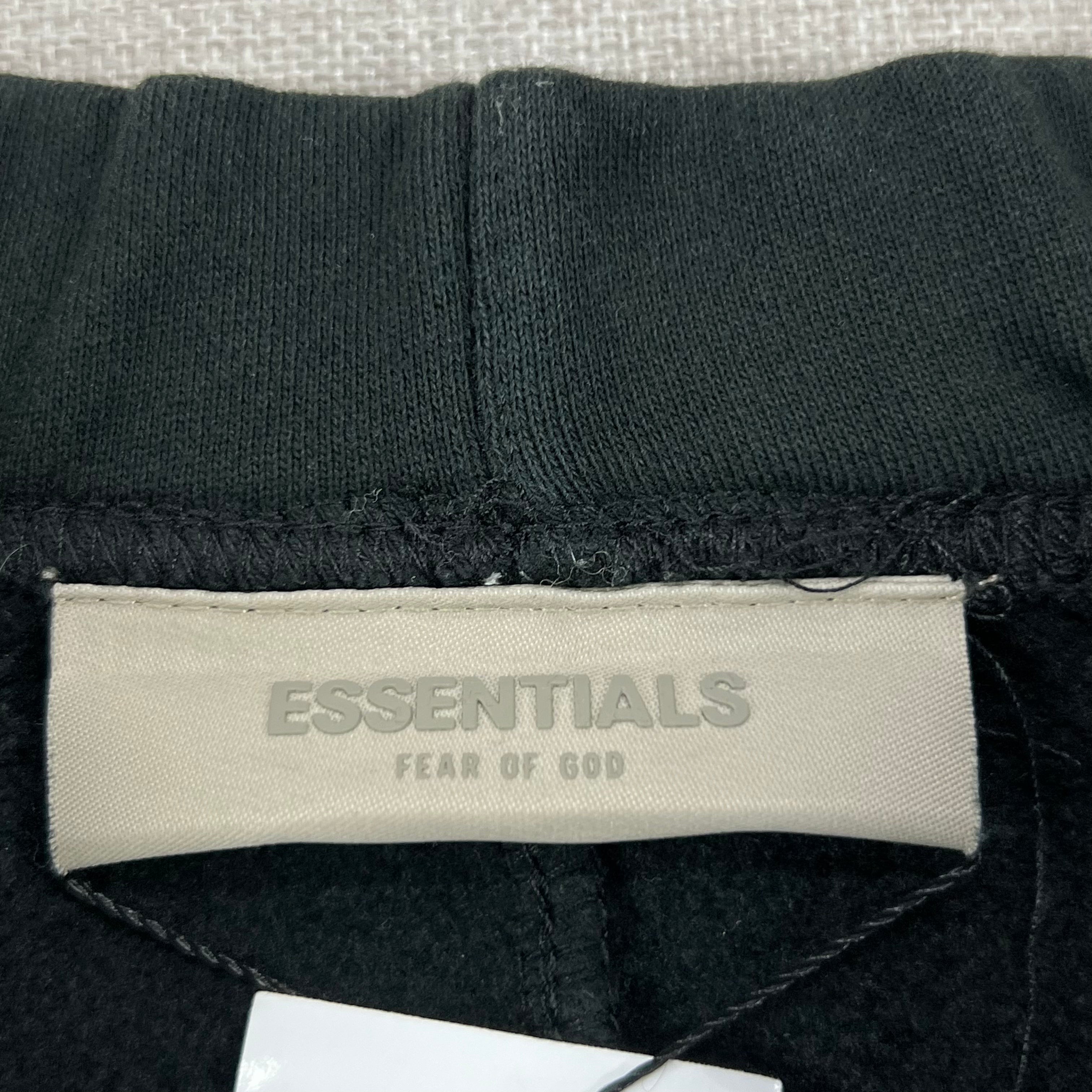 FEAR OF GOD ESSENTIALS "CLASSIC SWEATSHORTS" BLACK