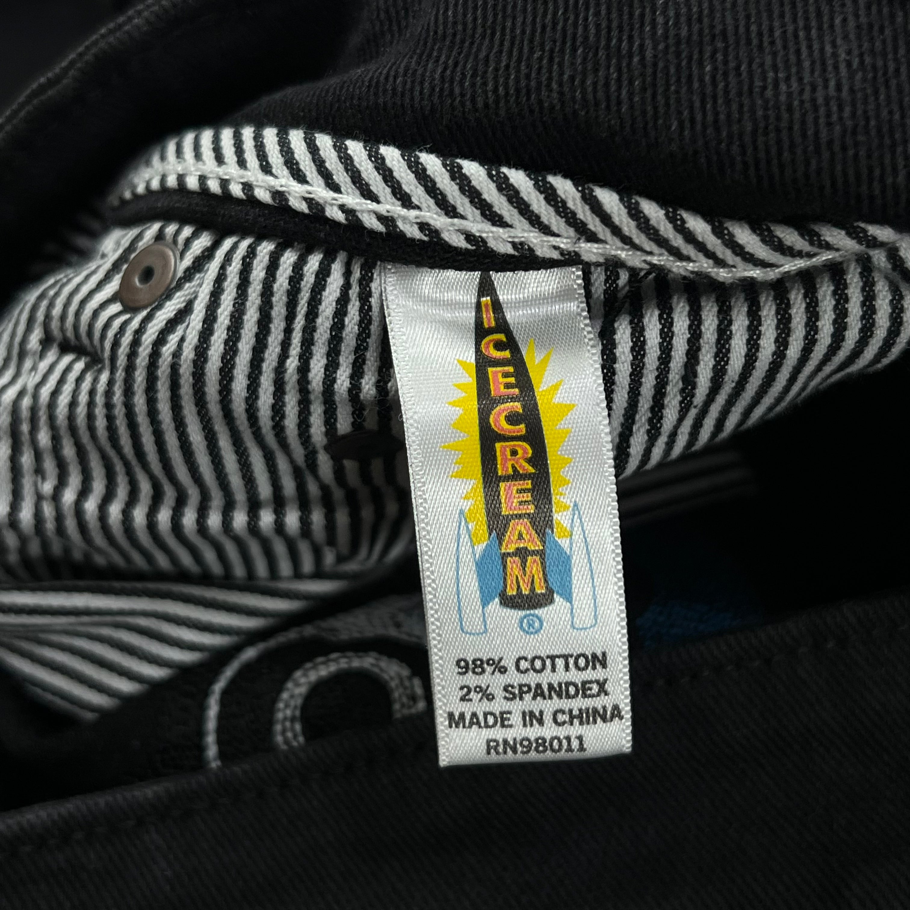 ICECREAM EMBROIDERED RUNNING DOG BLACK DENIM SHORT