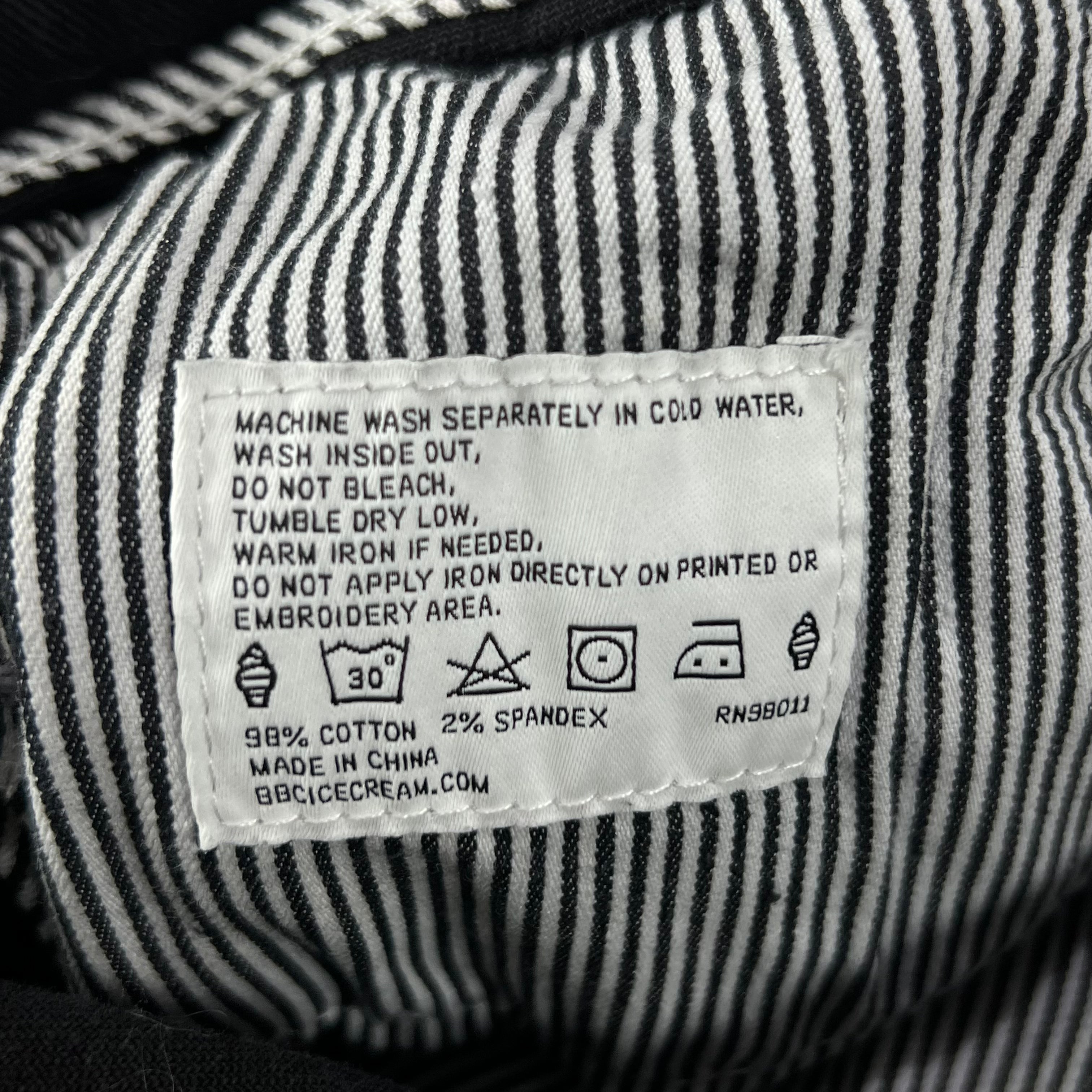 ICECREAM EMBROIDERED RUNNING DOG BLACK DENIM SHORT