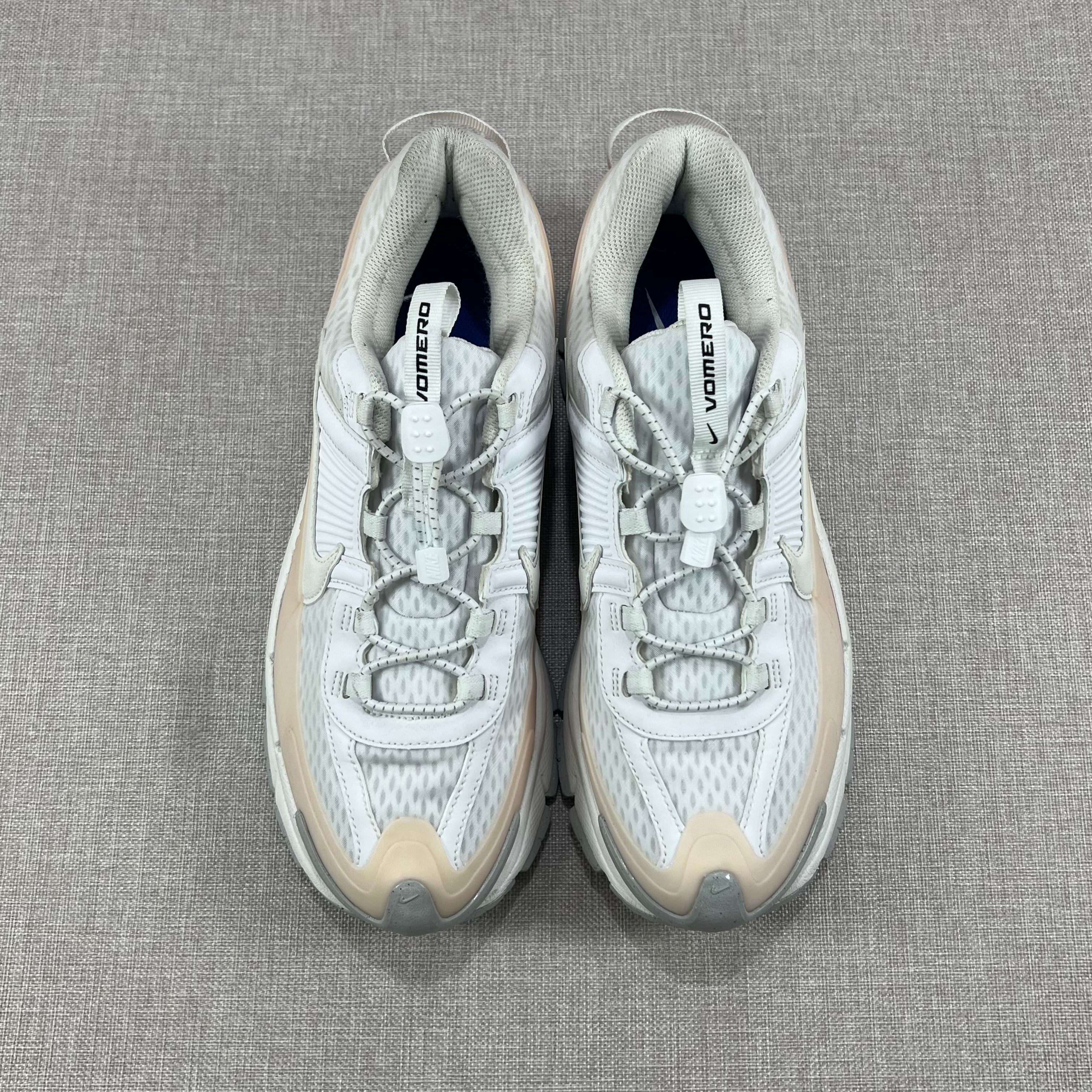 NIKE ZOOM VOMERO ROAM WHITE SUMMIT PHANTOM