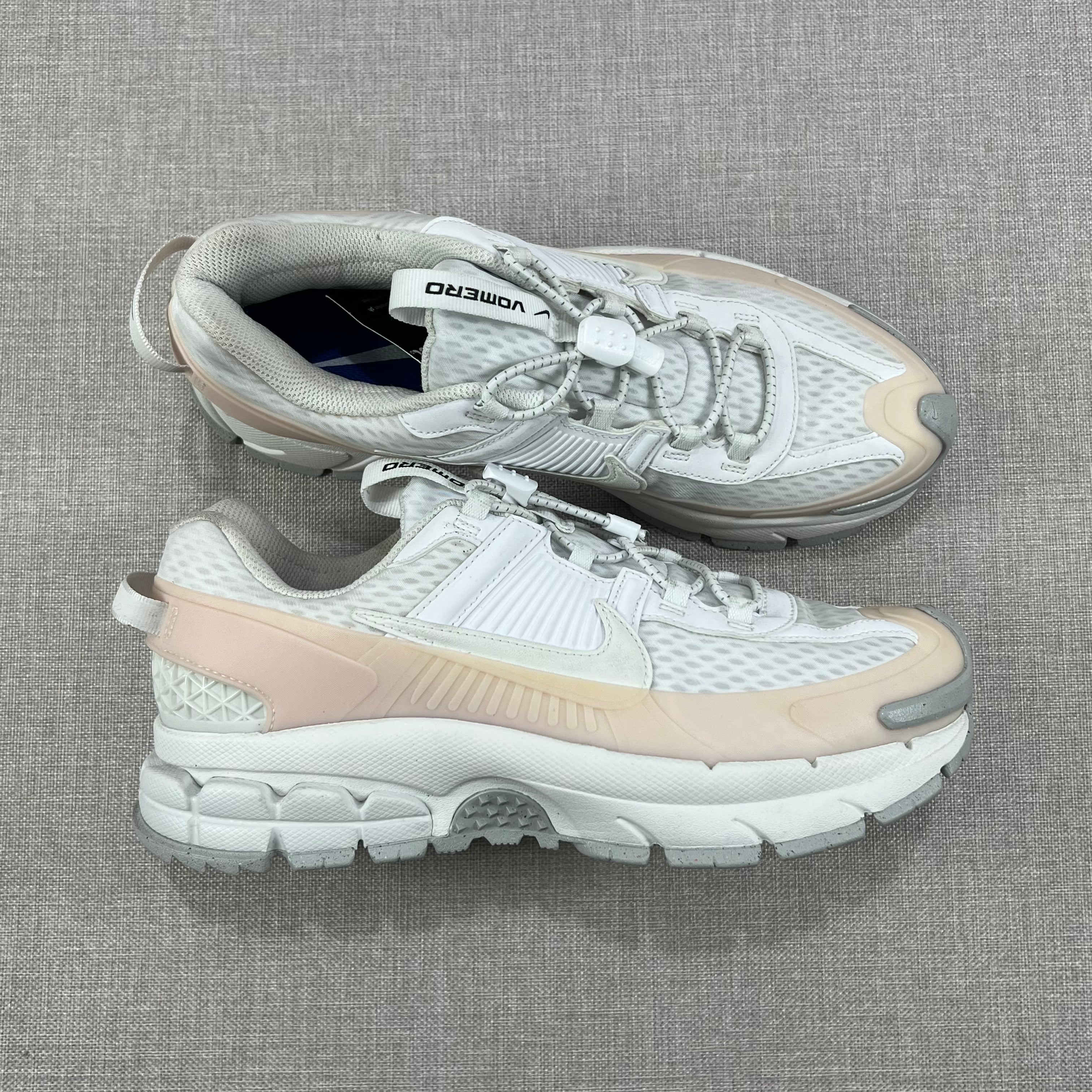 NIKE ZOOM VOMERO ROAM WHITE SUMMIT PHANTOM