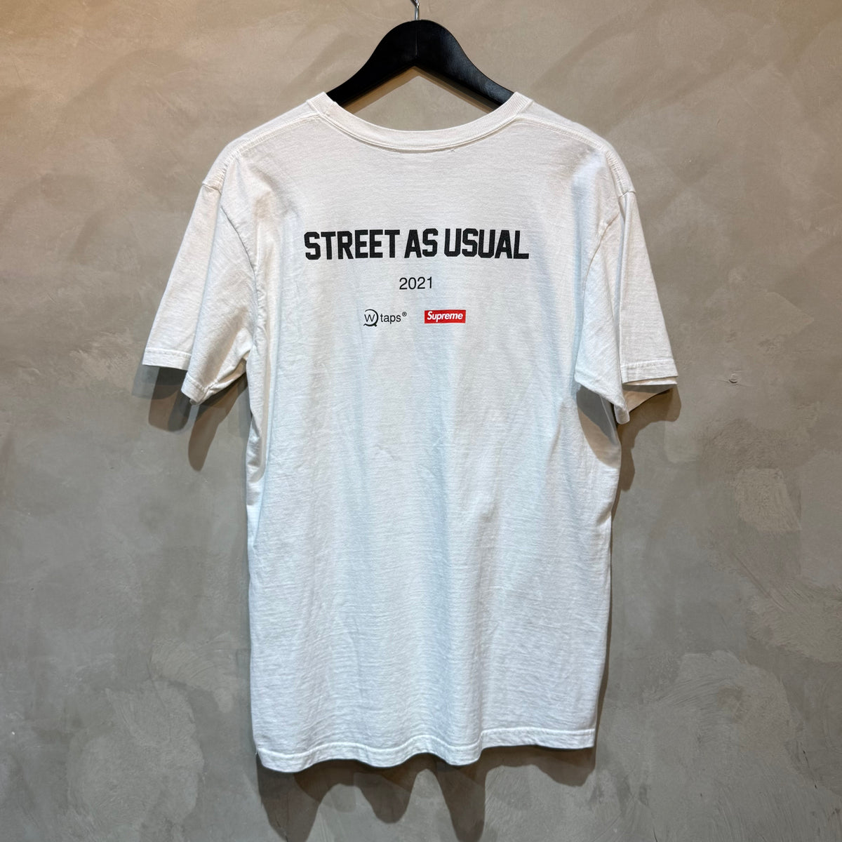 SUPREME X WTAPS "Sic Em!!" TEE