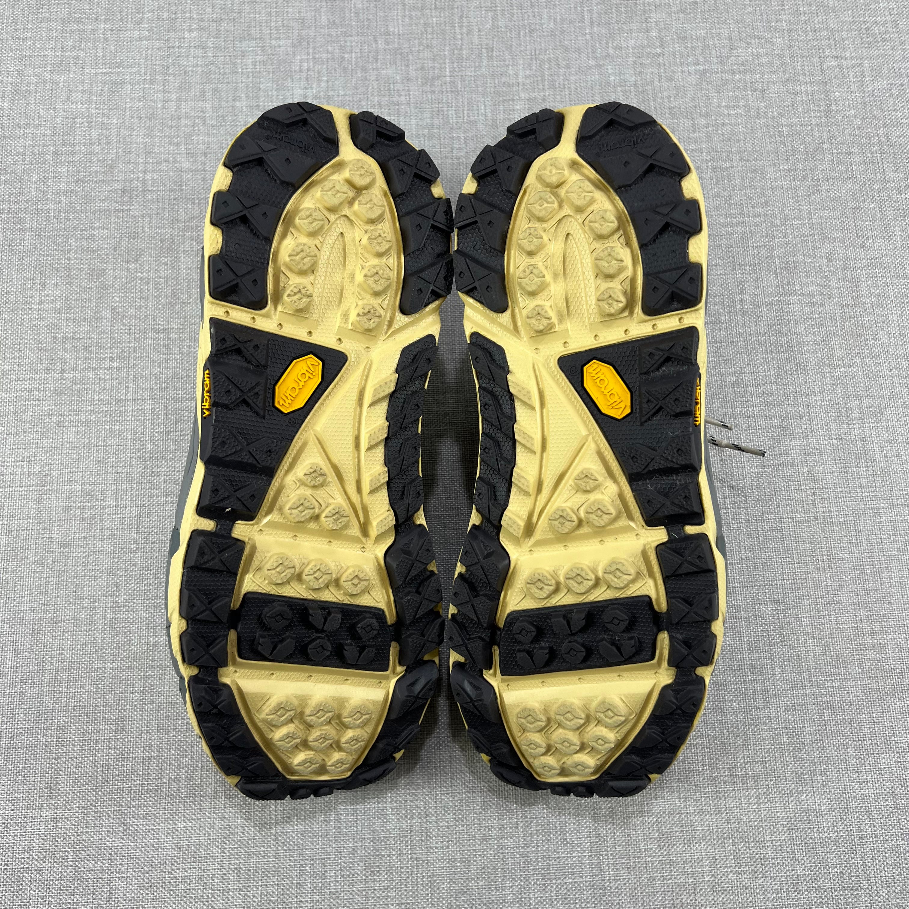HOKA TOR ULTRA LO