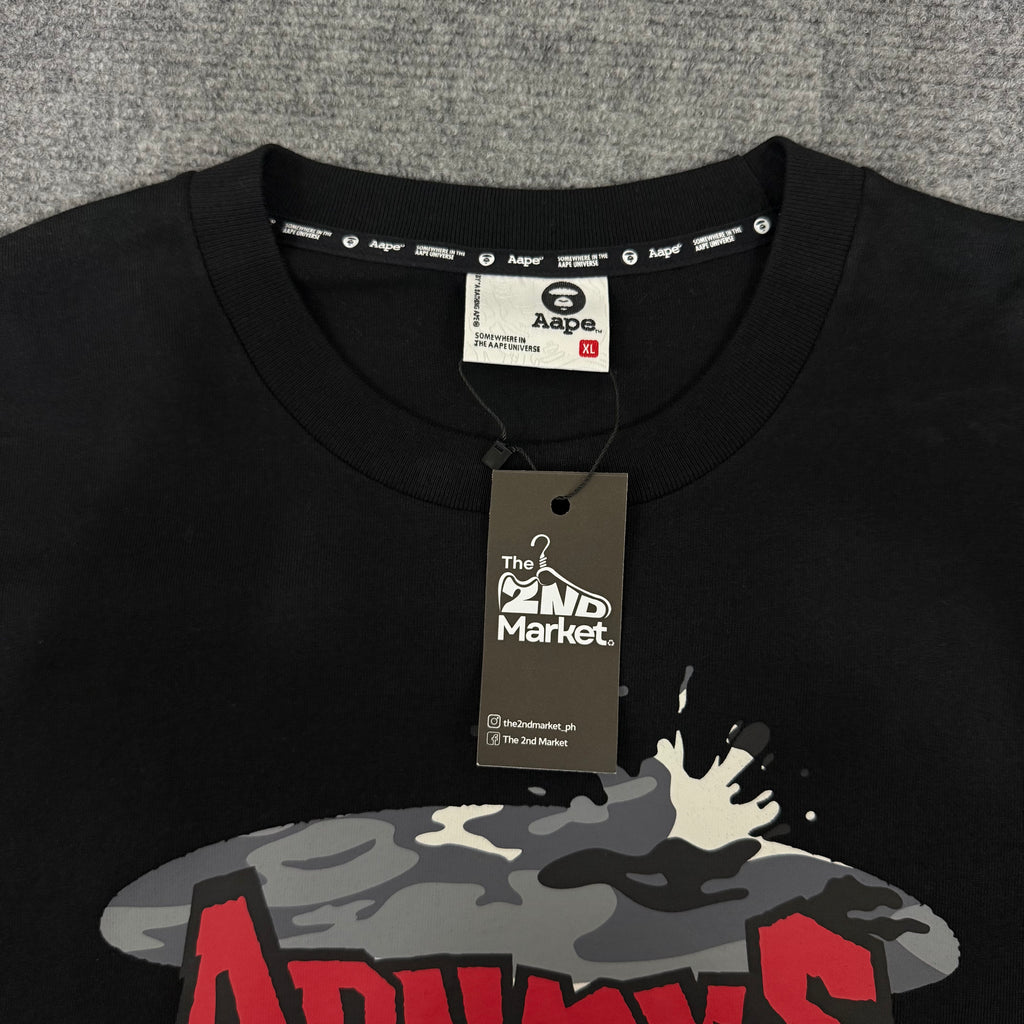 AAPE "AAPEUNVS" TEE