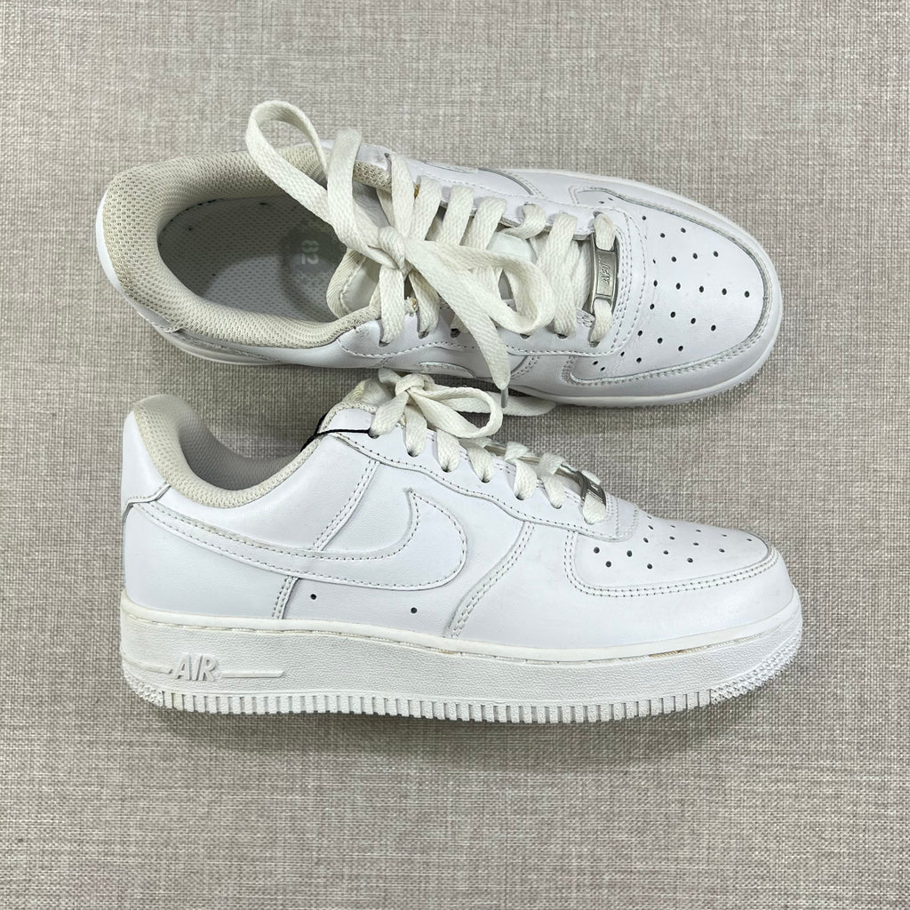 NIKE AIR FORCE 1 LOW TRIPLE WHITE