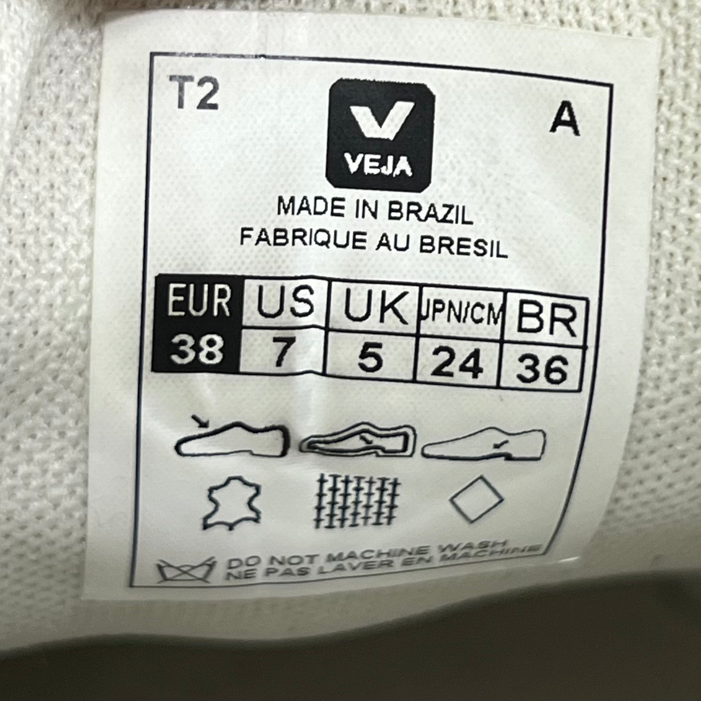 VEJA CAMPO BURGUNDY LOGO