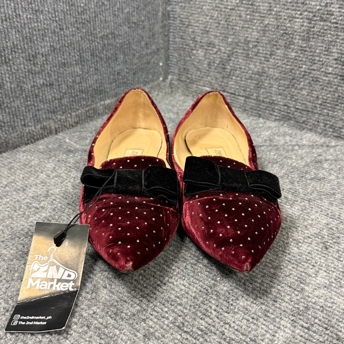 JIMMY CHOO VELVET FLAT