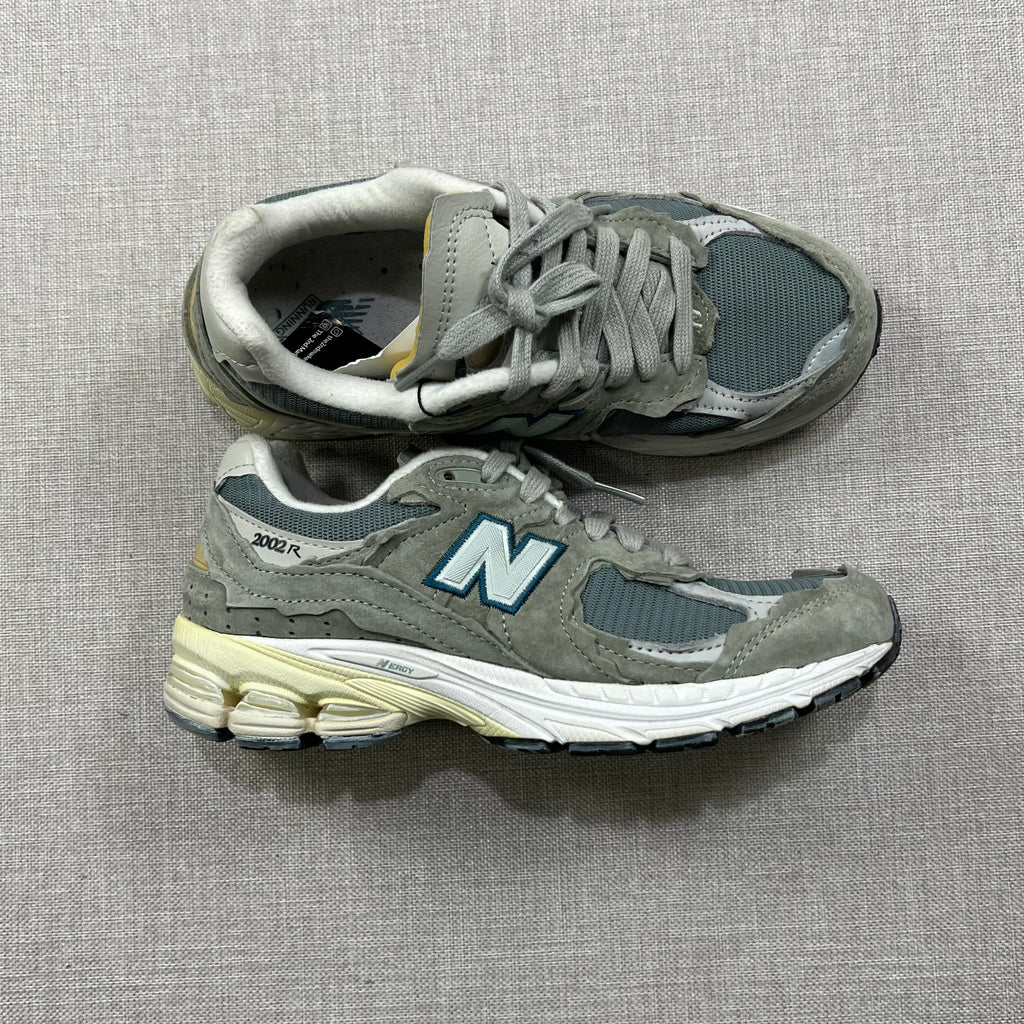 NEW BALANCE 2002R PROTECTION PACK - MIRAGE GREY"
