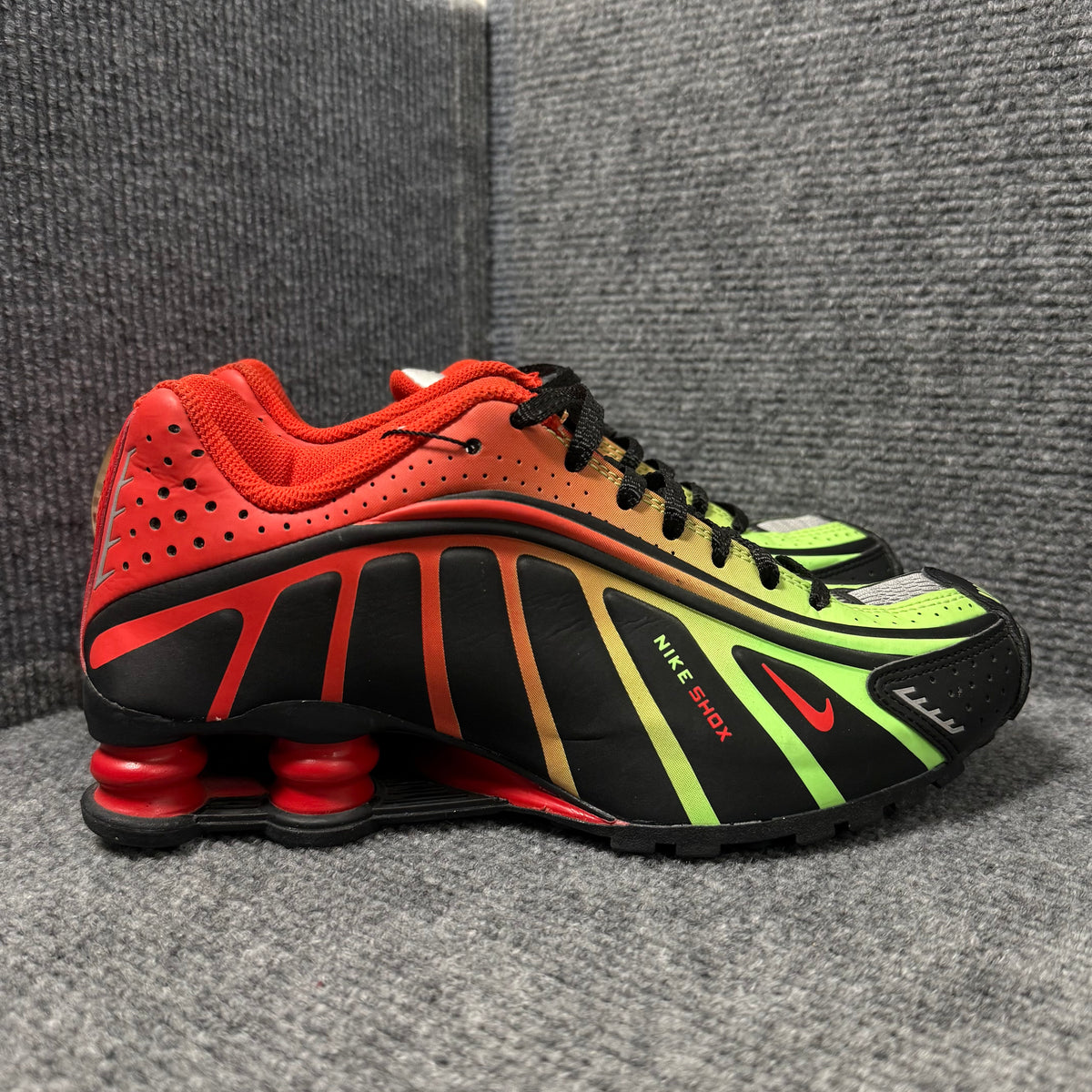 NIKE SHOX R4 X NEYMARR JR.