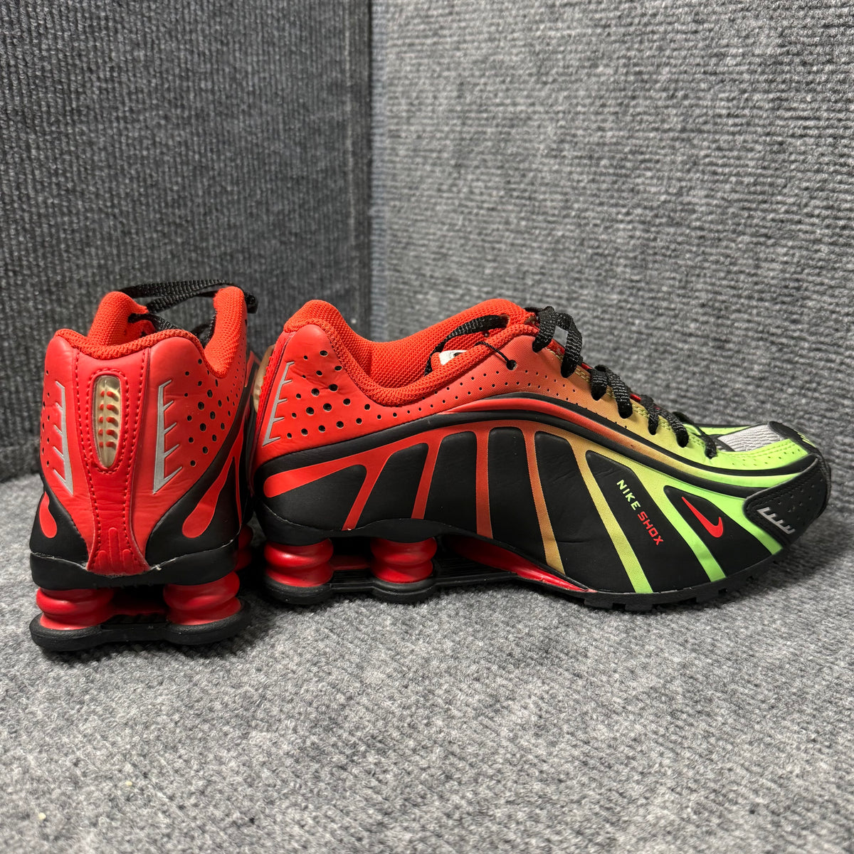 NIKE SHOX R4 X NEYMARR JR.