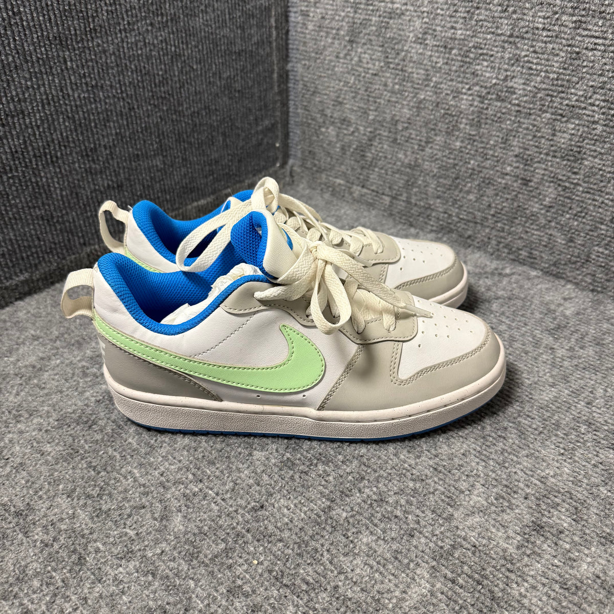 NIKE COURT BOROUGH