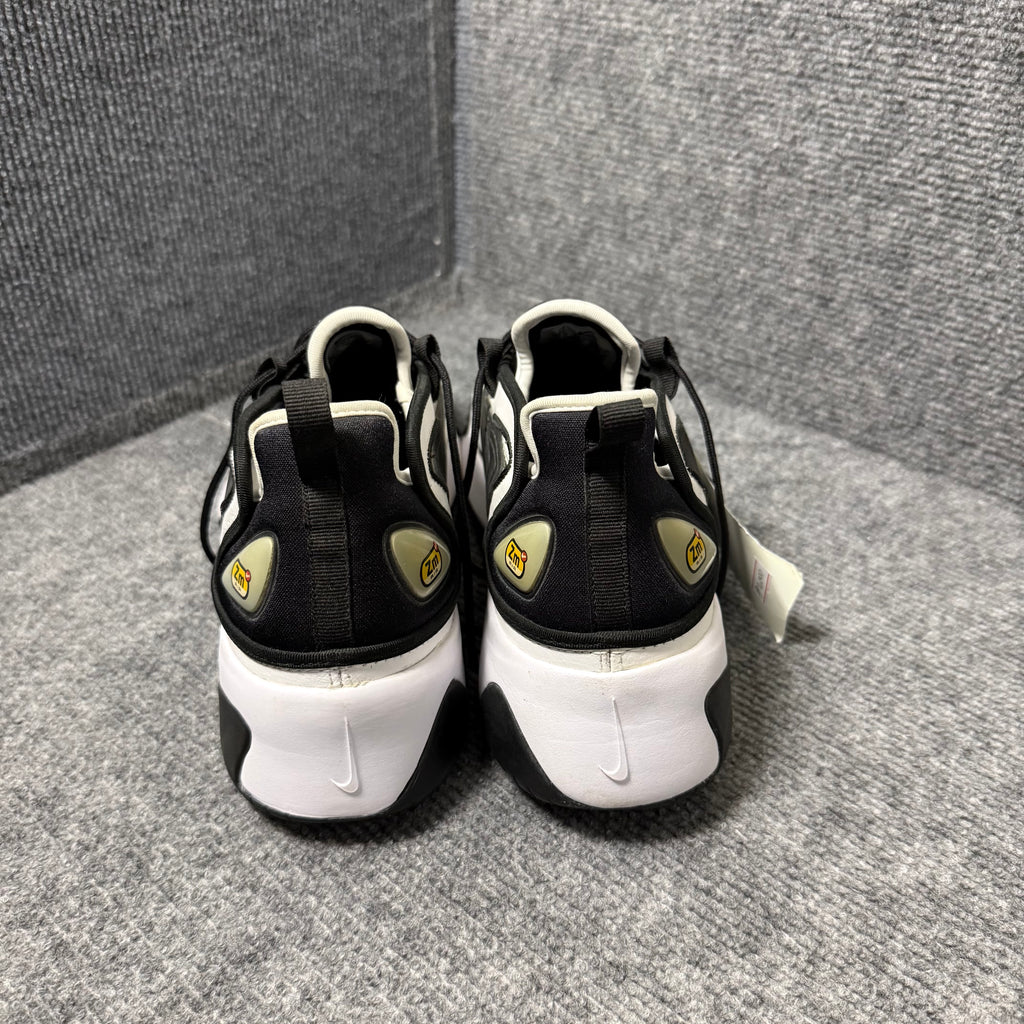 NIKE ZOOM 2K