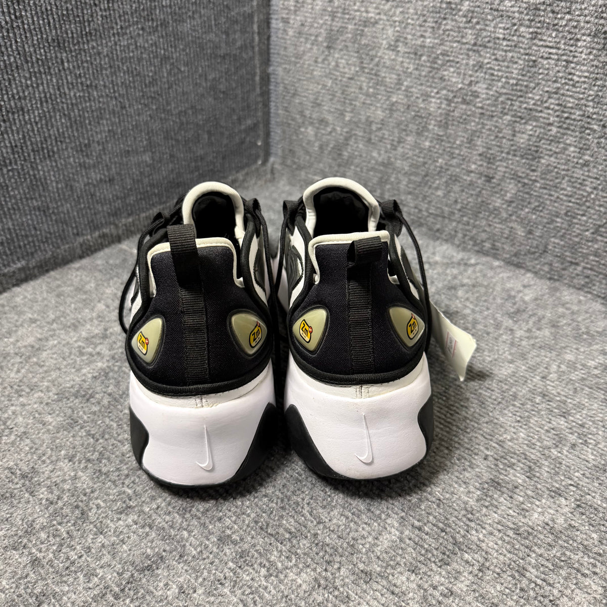 NIKE ZOOM 2K