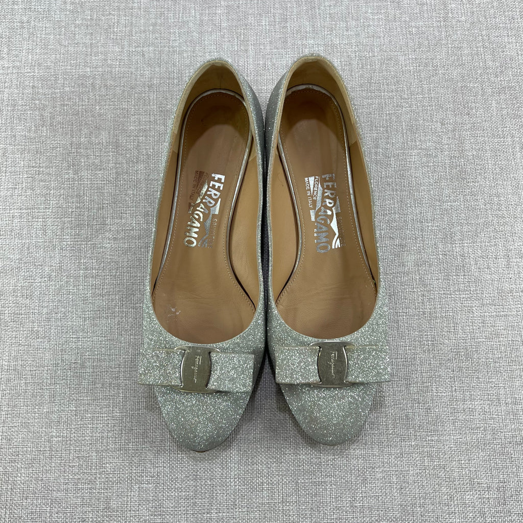 SALVATORE FERRAGAMO VARA PUMPS