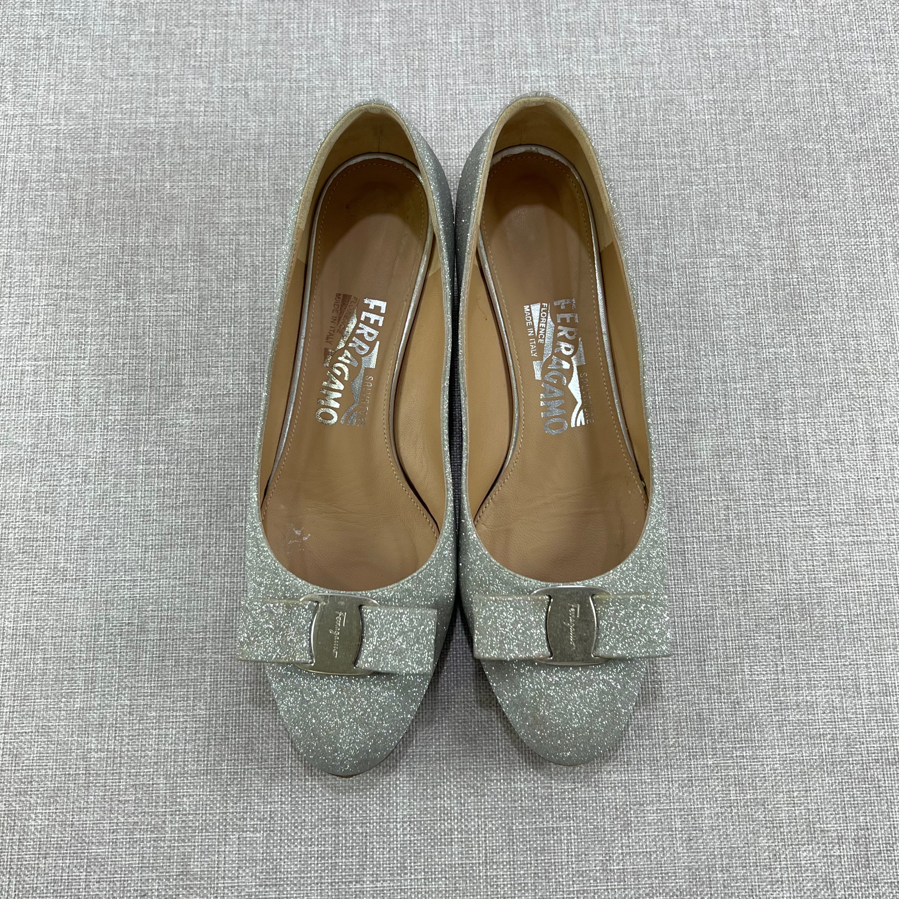 SALVATORE FERRAGAMO VARA PUMPS