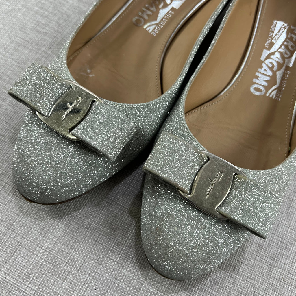 SALVATORE FERRAGAMO VARA PUMPS