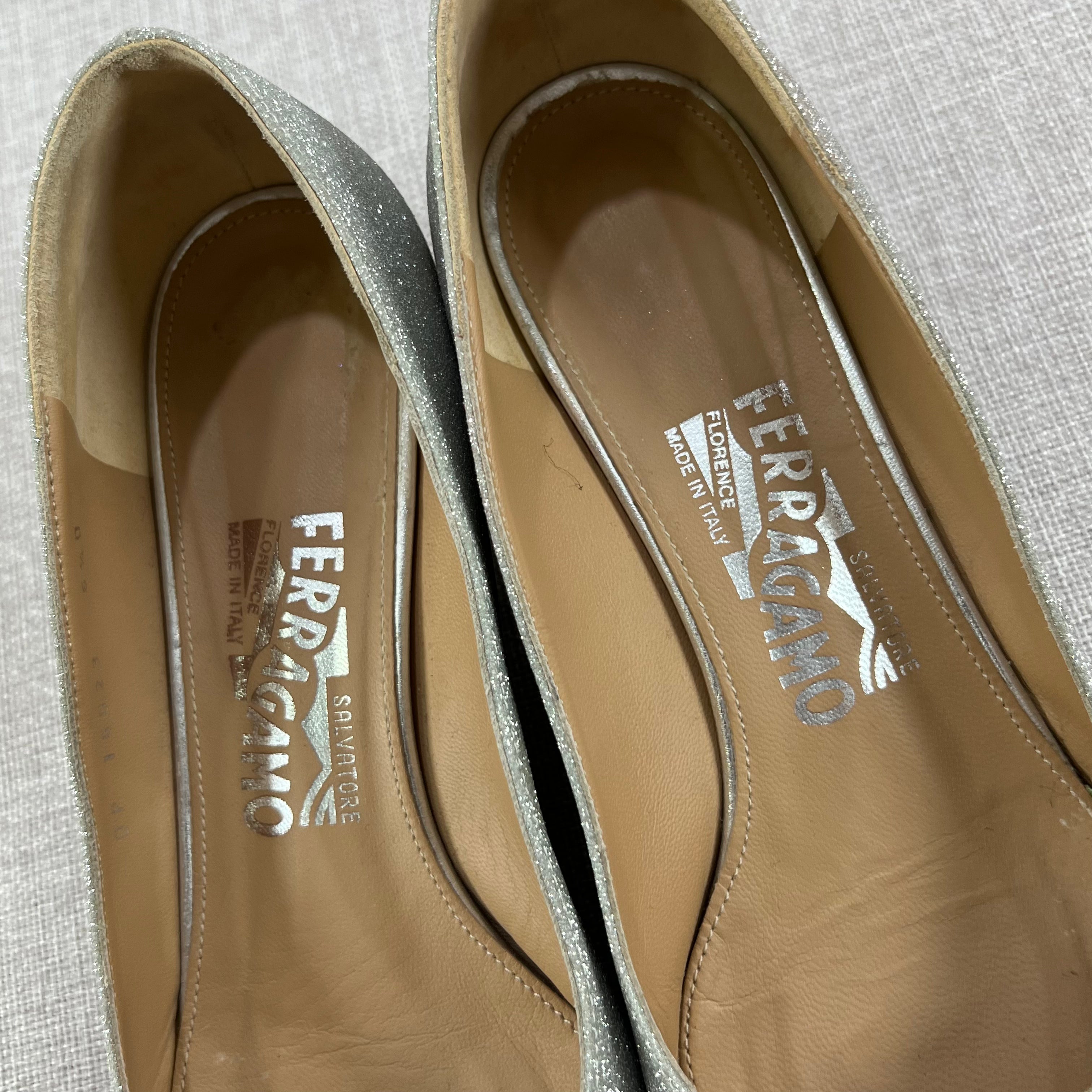 SALVATORE FERRAGAMO VARA PUMPS