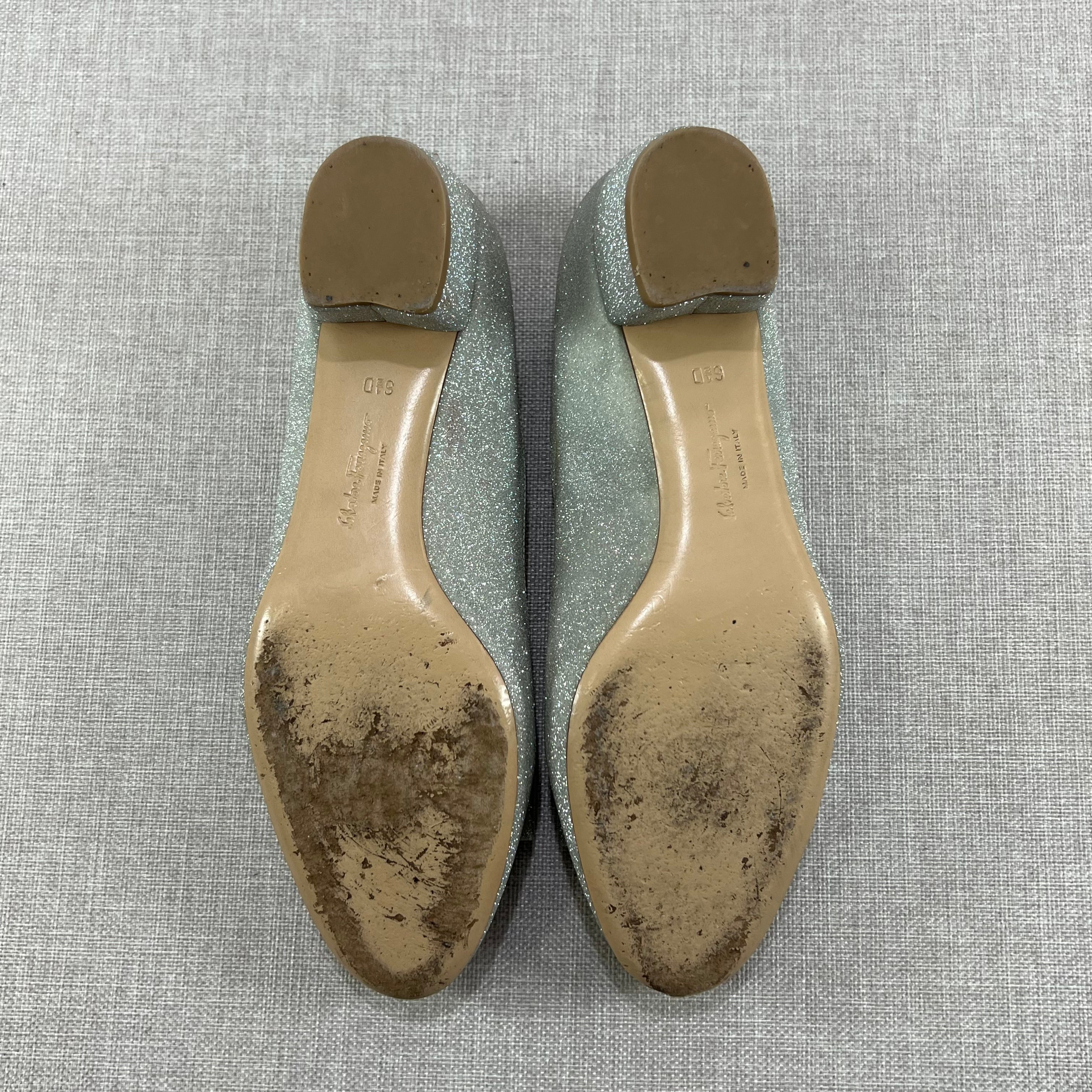 SALVATORE FERRAGAMO VARA PUMPS