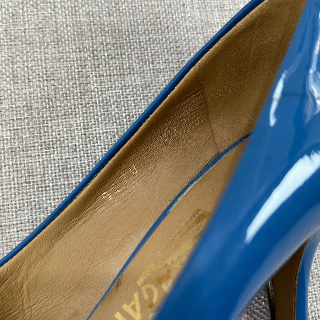 SALVATORE FERRAGAMO BLUE PATENT LEATHER PUMPS