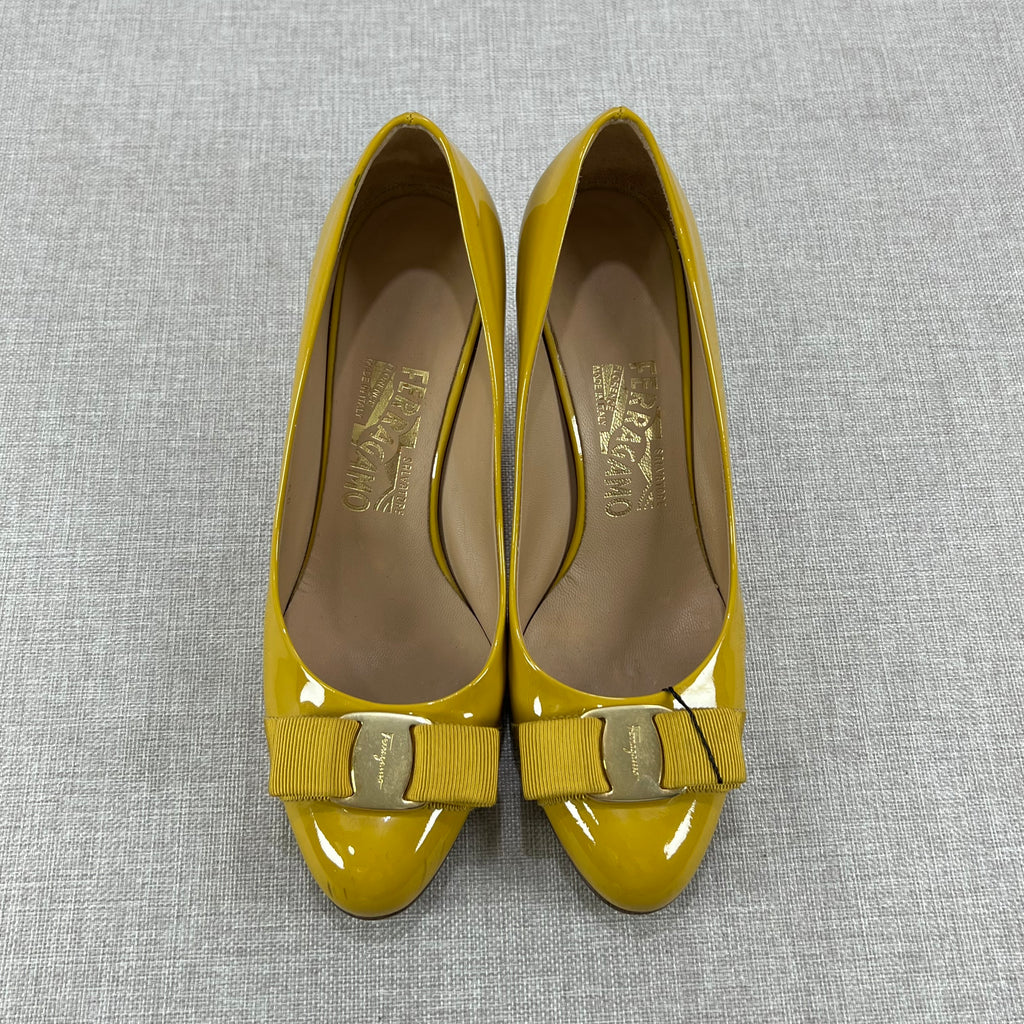 SALVATORE FERRAGAMO YELLOW PATENT VARA BOW