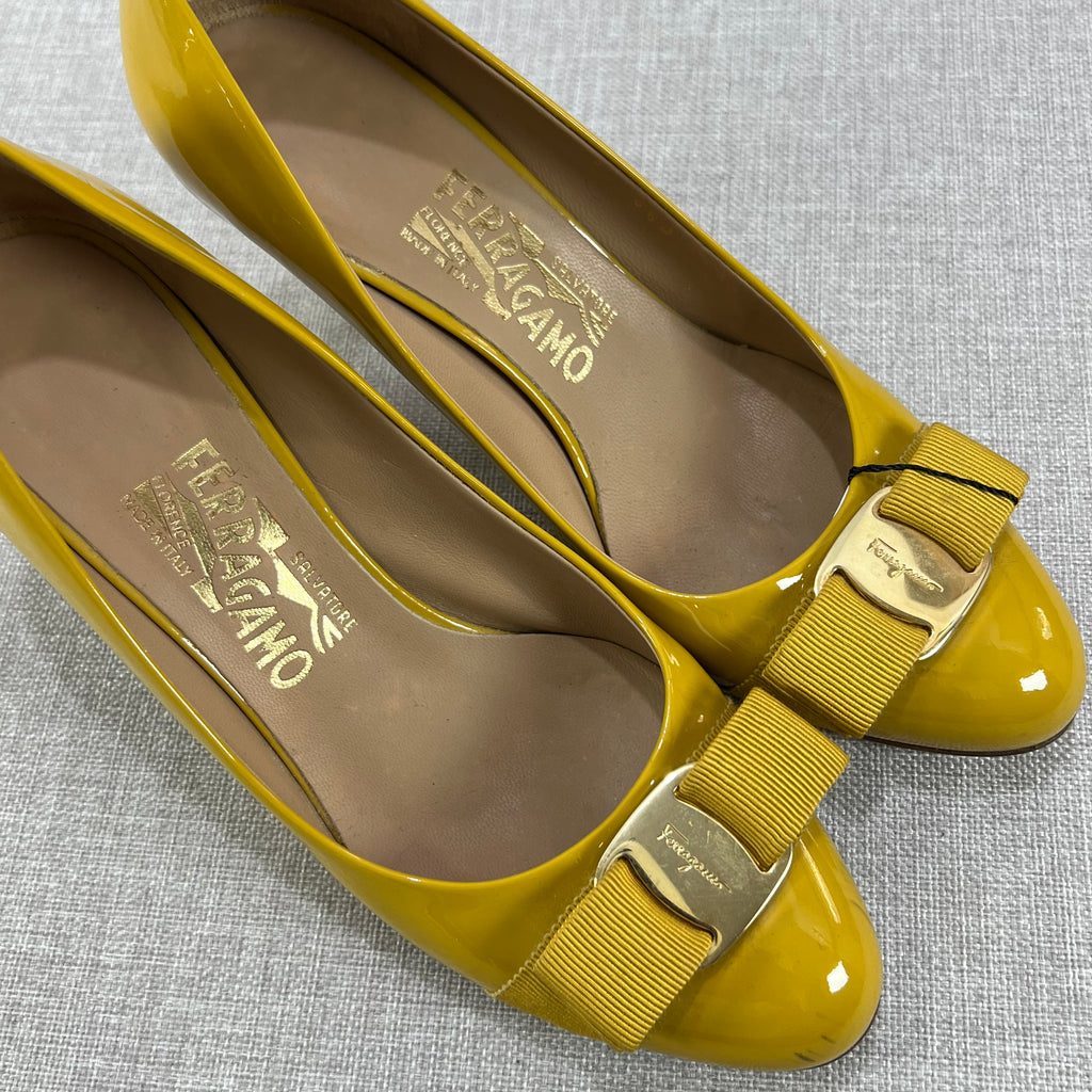 SALVATORE FERRAGAMO YELLOW PATENT VARA BOW