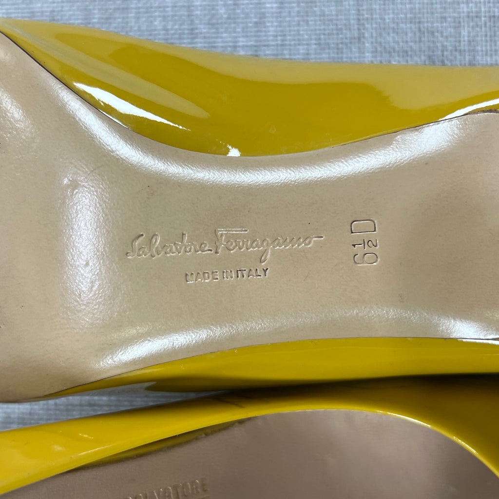 SALVATORE FERRAGAMO YELLOW PATENT VARA BOW