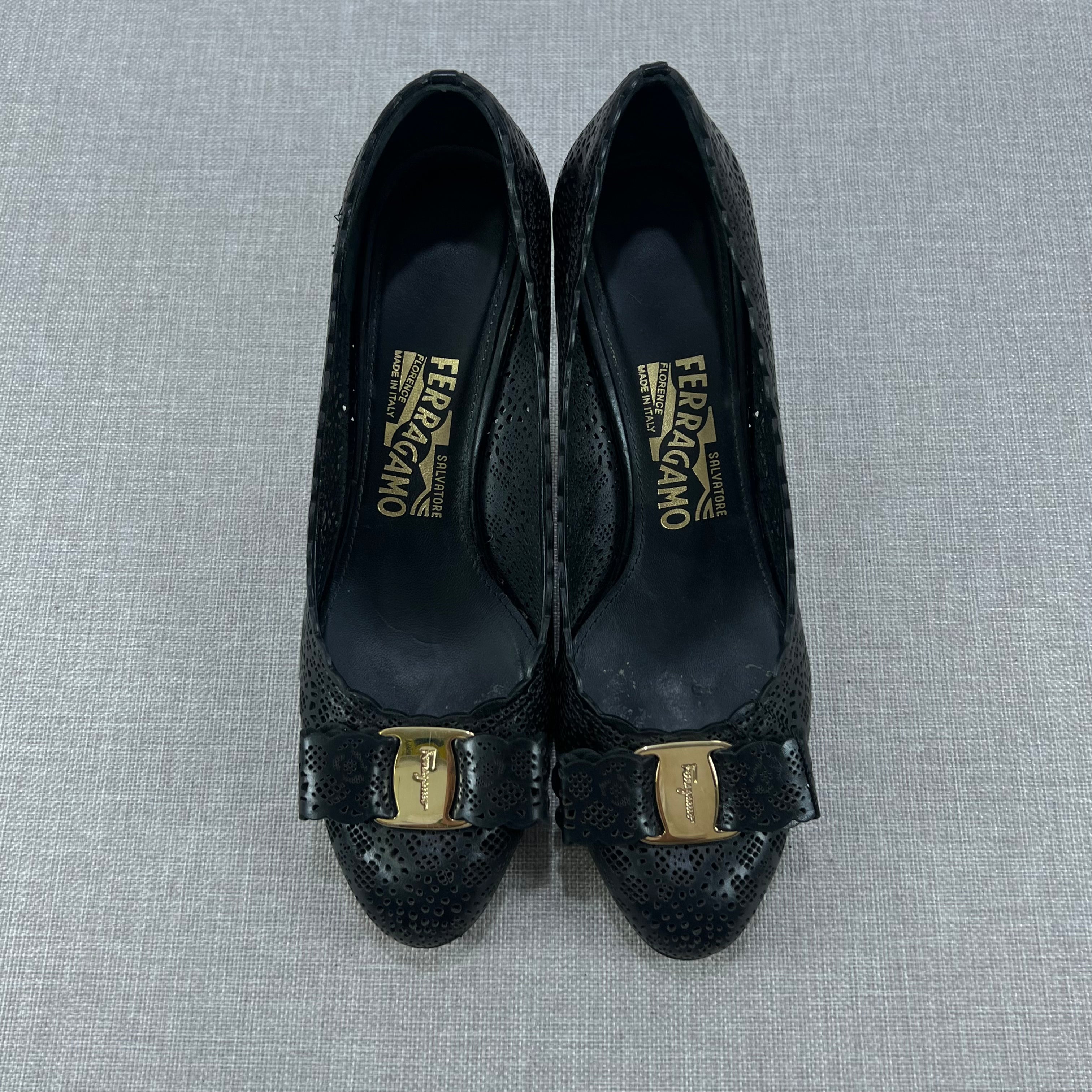 SALVATORE FERRAGAMO BLACK PERFORATED LEATHER PUMPS