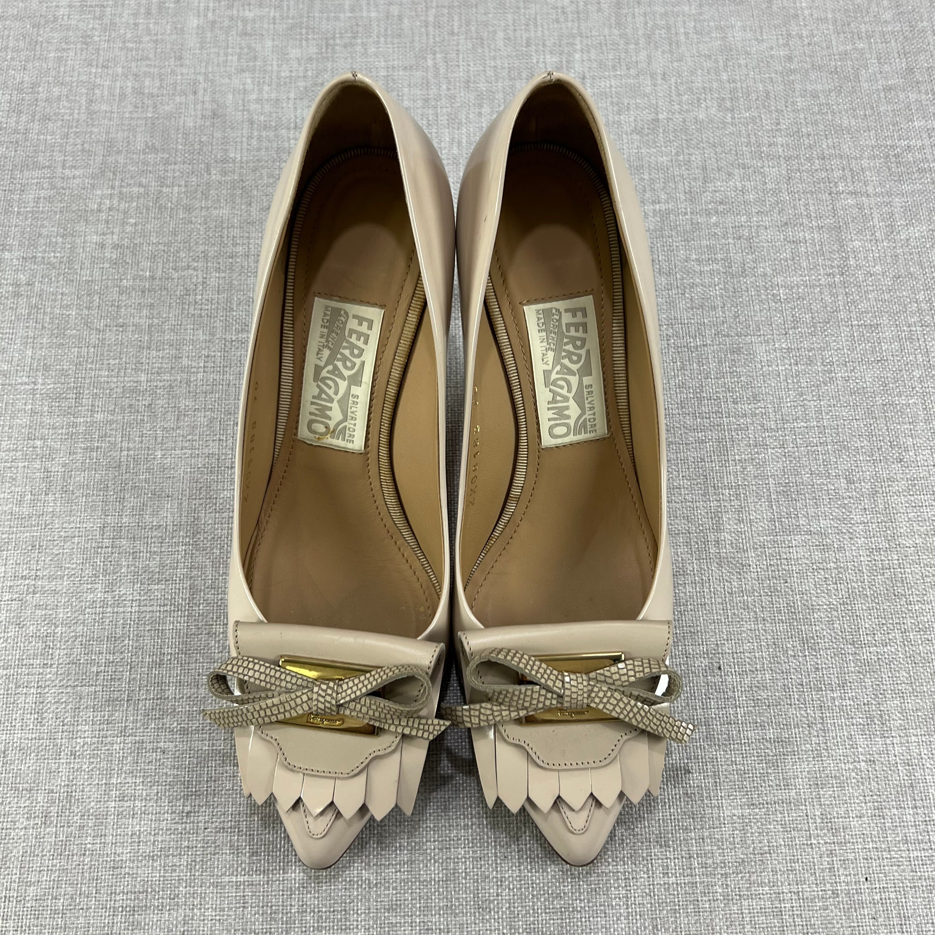 SALVATORE FERRAGAMO BEIGE PATENT