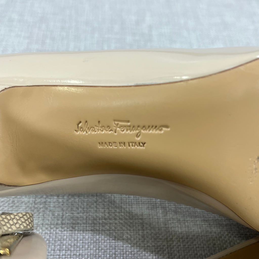 SALVATORE FERRAGAMO BEIGE PATENT