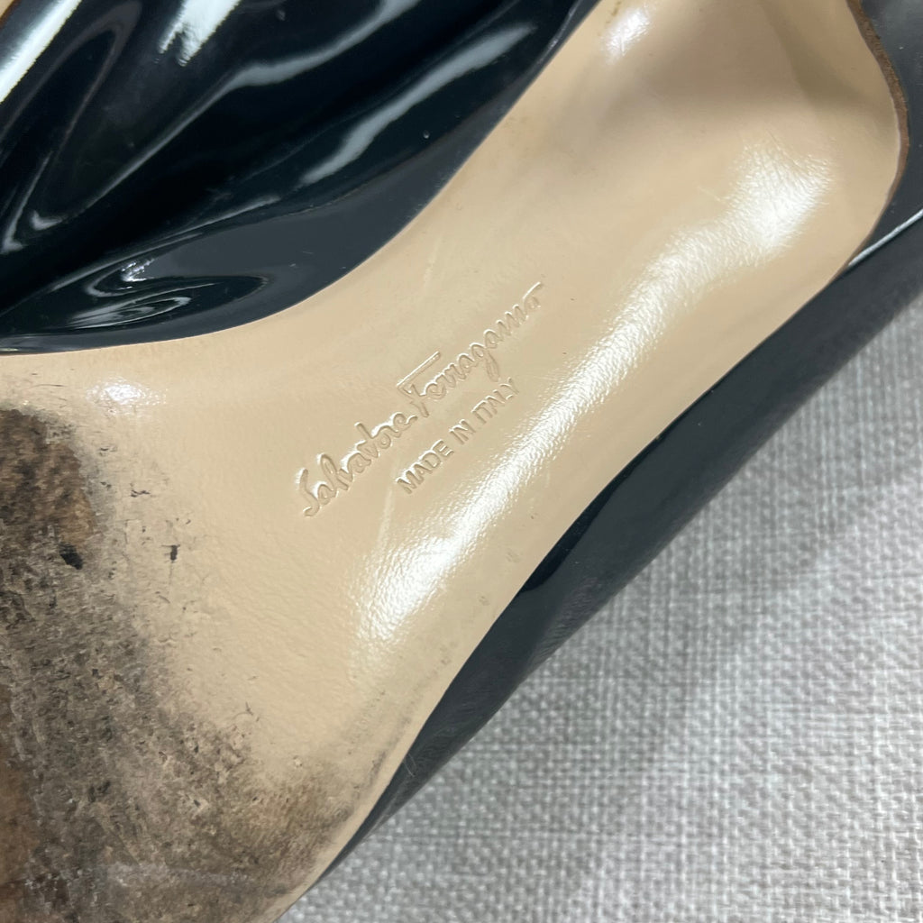 SALVATORE FERRAGAMO BLACK PATENT LEATHER VARA BOW PUMPS