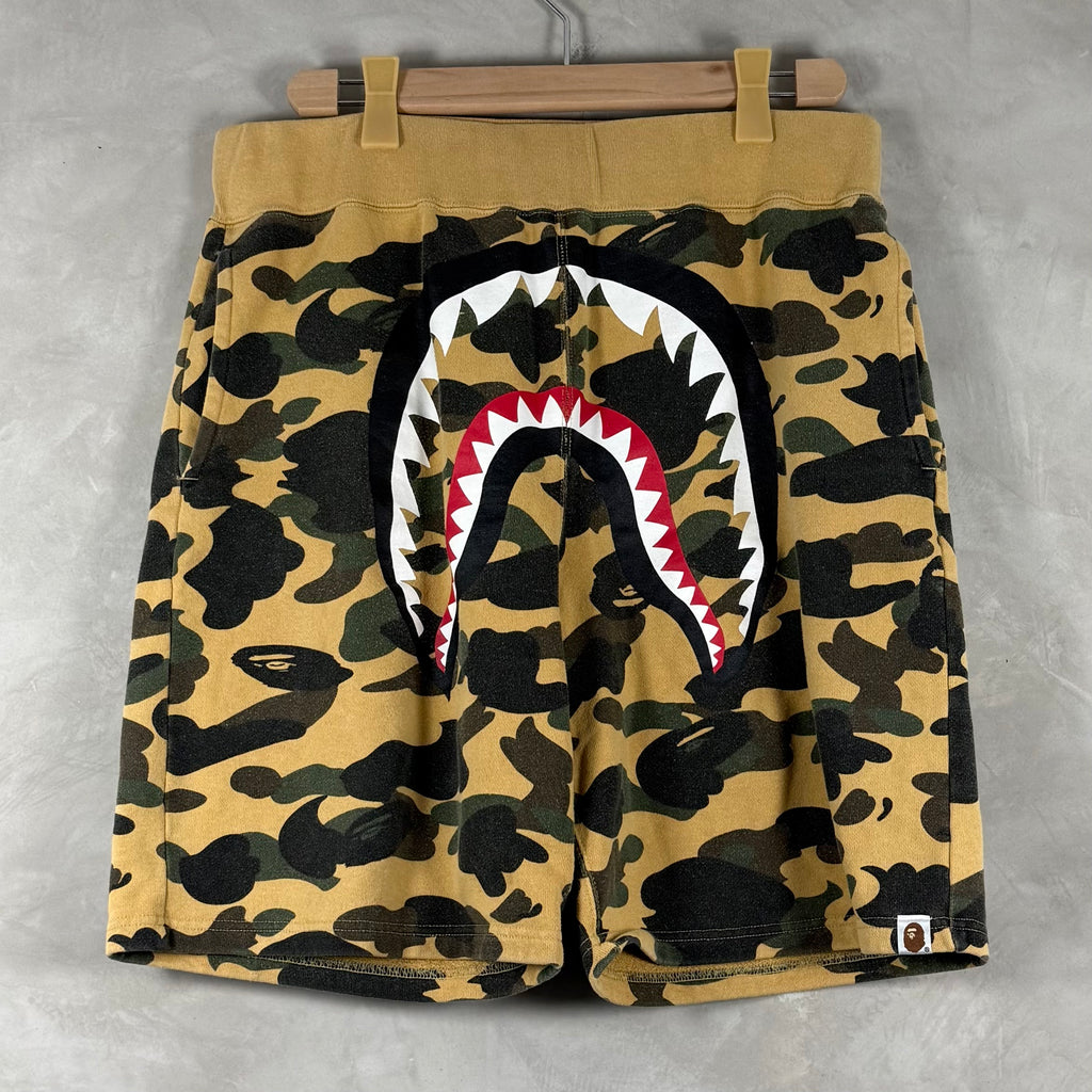 BAPE AOP SHORT