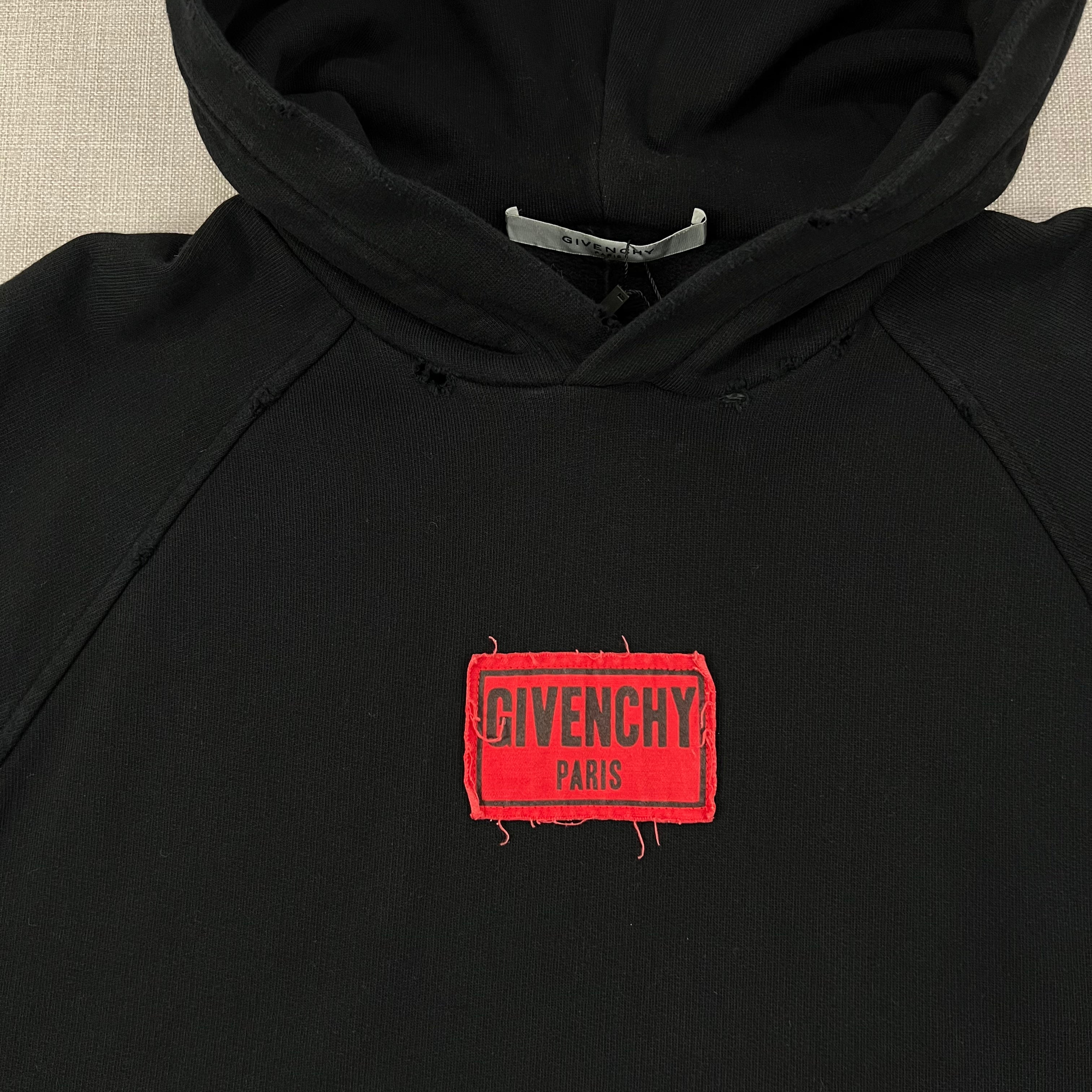 GIVENCHY MENS BRANDED PATCH SLEEVELESS HOODIE
