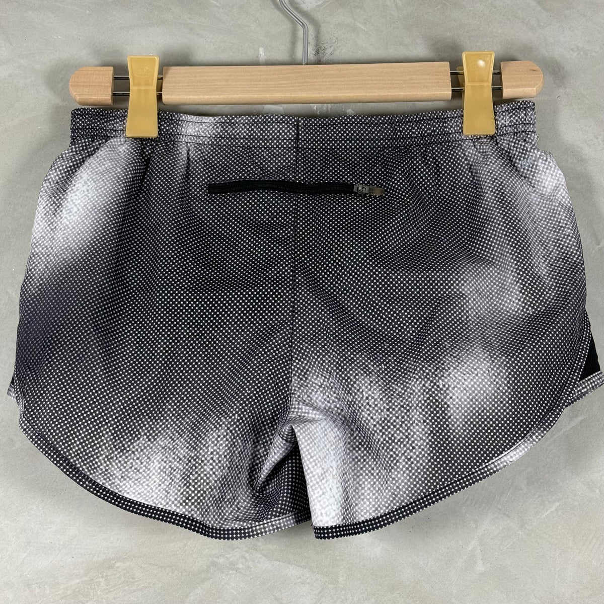 NIKE DRI-FIT PACE SHORT