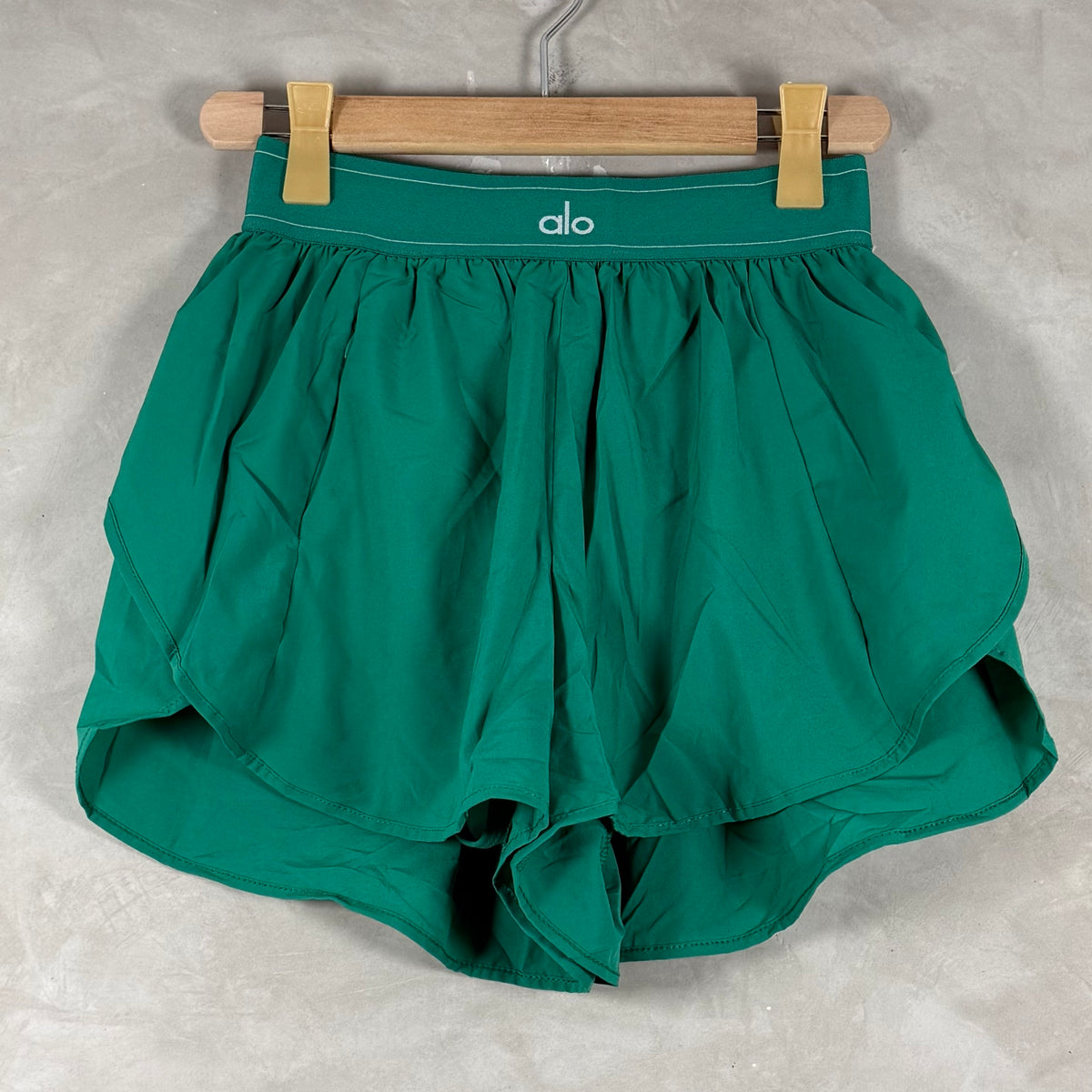 ALO YOGA MATCH POINT SHORT