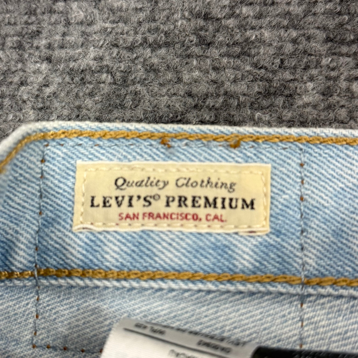 LEVI'S DENIM SHORT