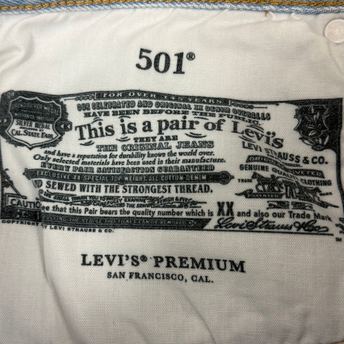 LEVI'S DENIM SHORT