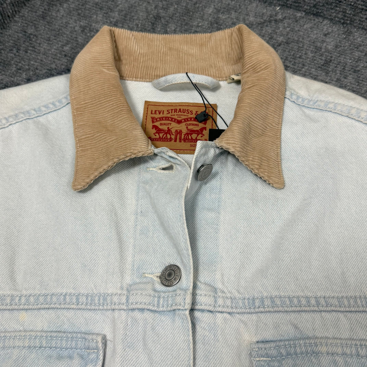 LEVI'S VINTAGE DENIM JACKET