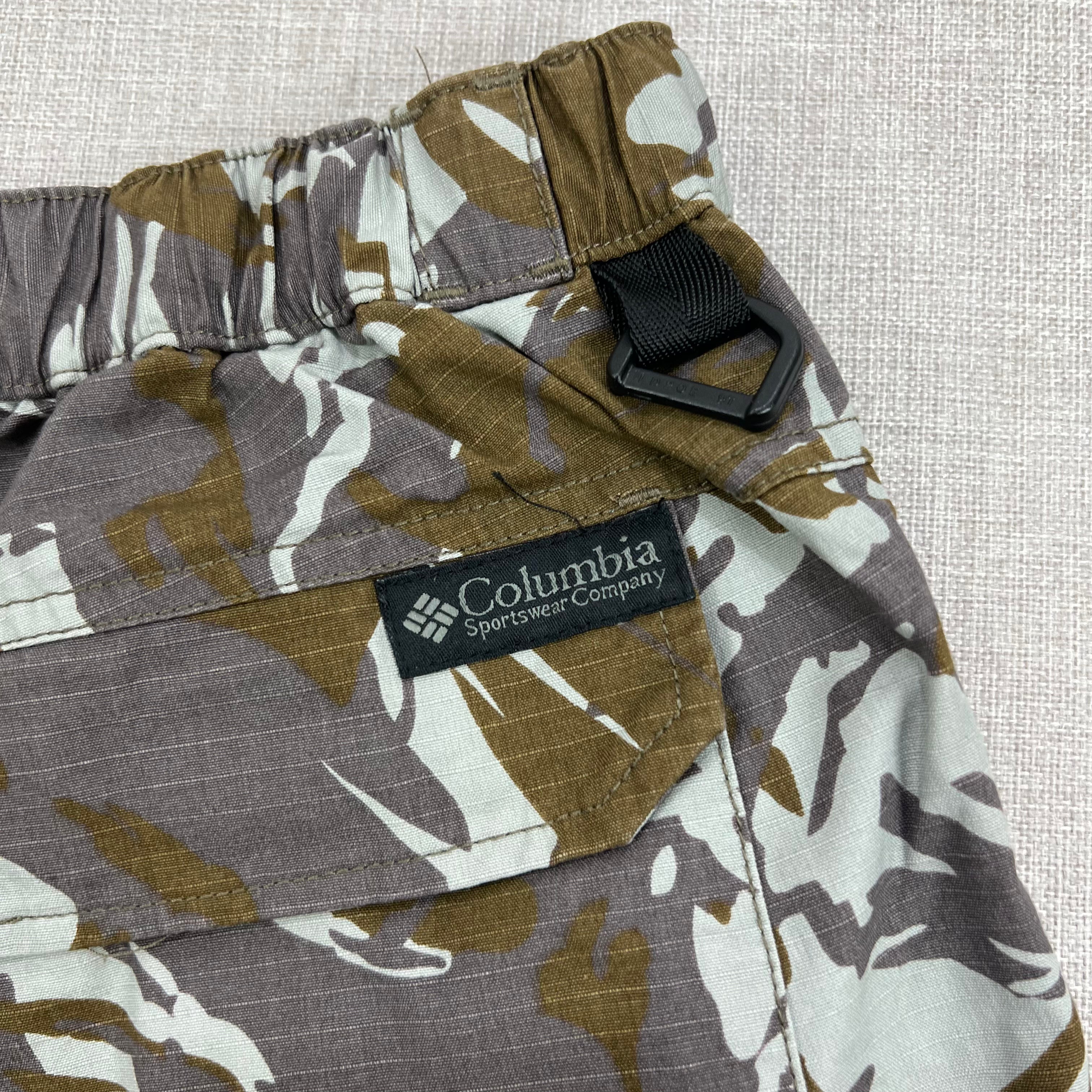COLUMBIA CAMOUFLAGE CARGO SHORTS