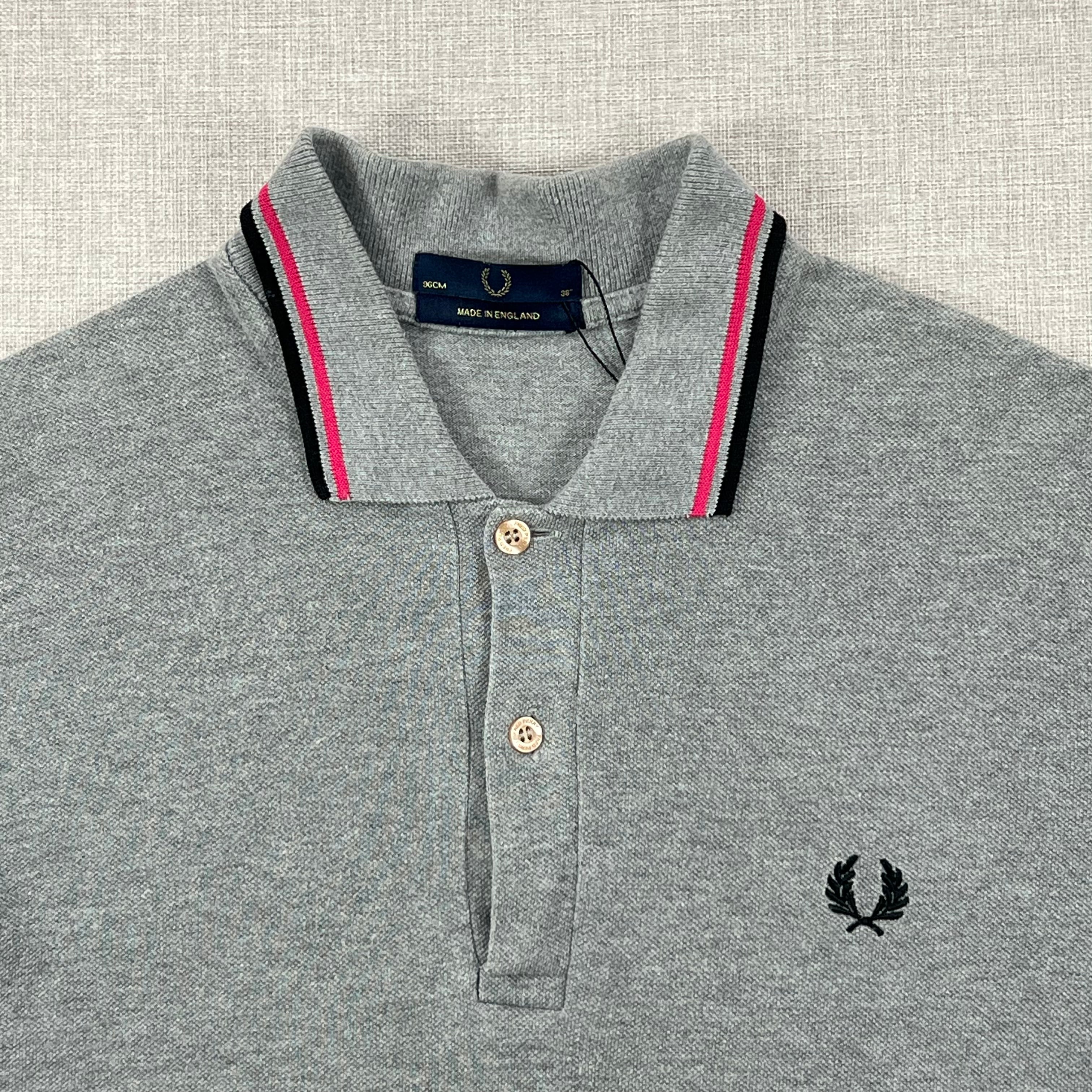 FREDPERRY TWIN-TIPPED COLLAR AND SCUFFS P/S