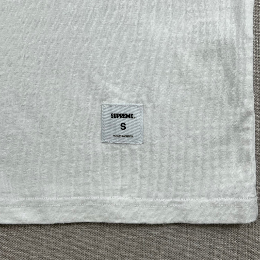 SUPREME OLD ENGLISH TEE