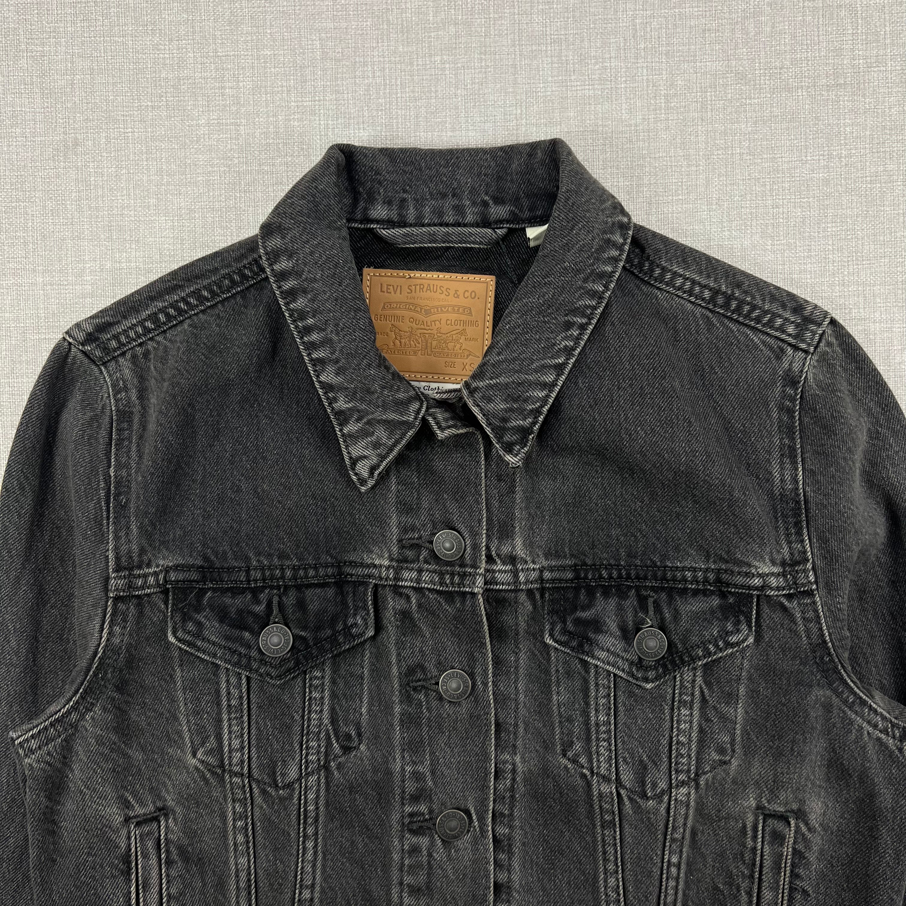 LEVI'S WOMENS TRUCKER JACKET FADED BLACK WASH