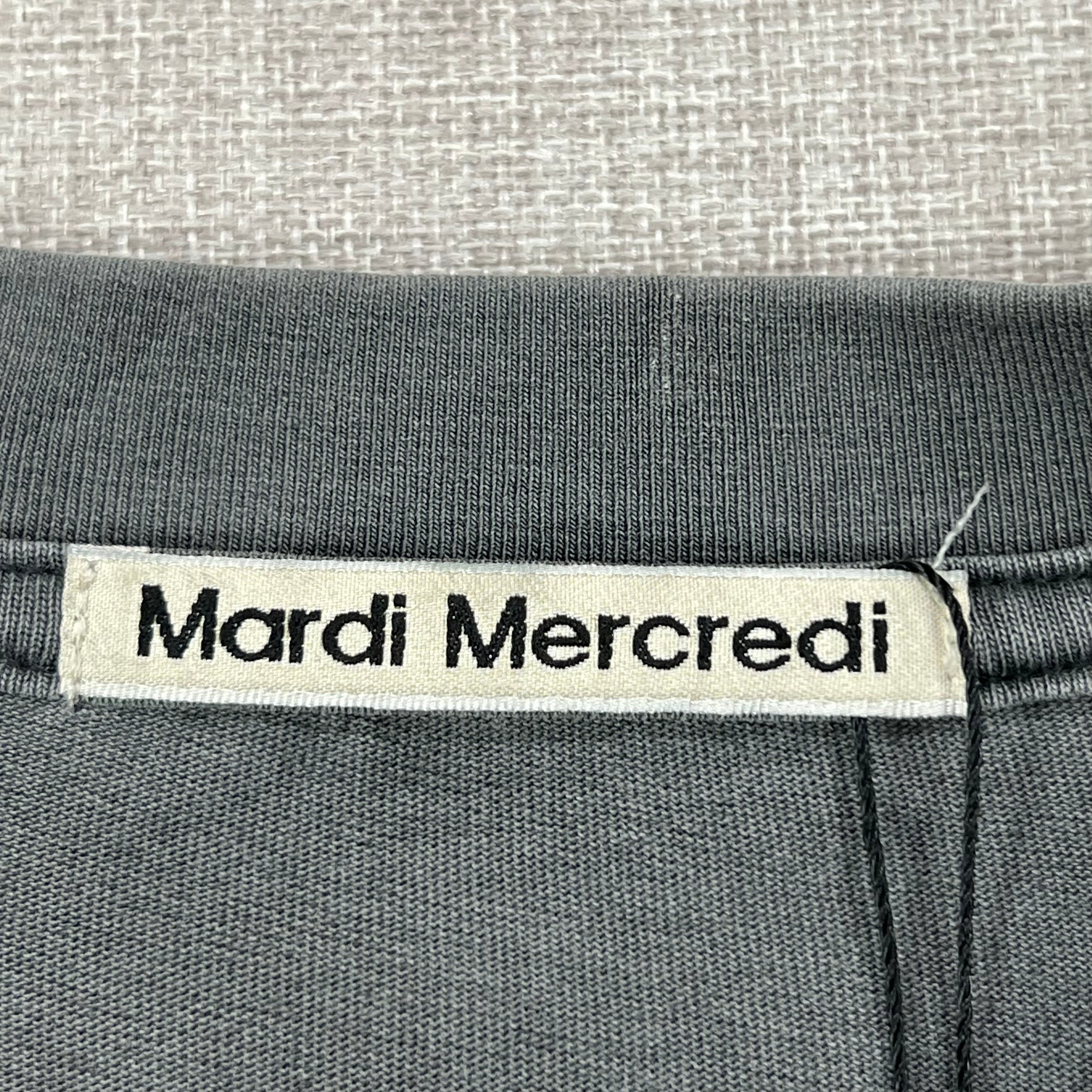 MARDI MERCREDI "BADGE LETTER" TEE