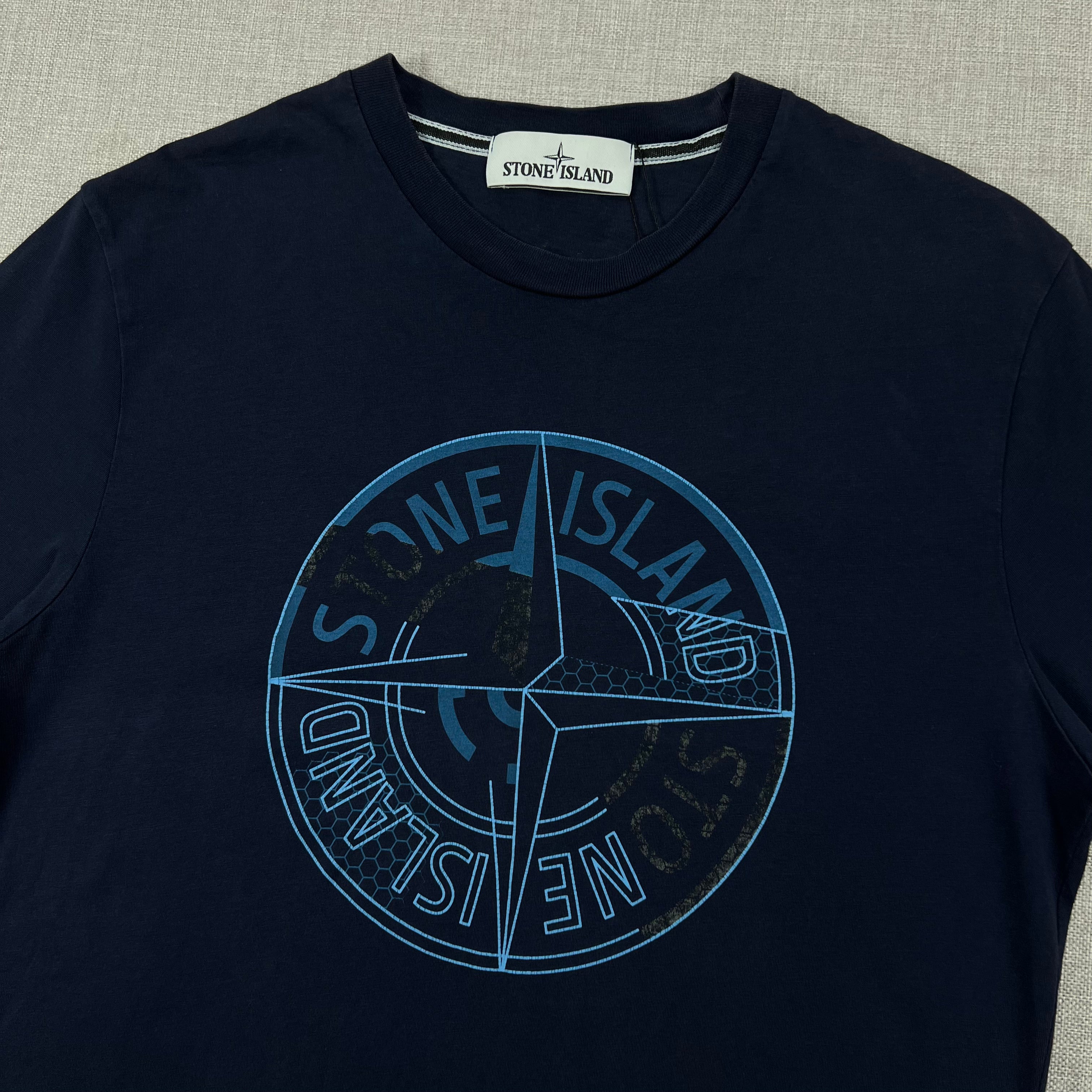 STONE ISLAND "ALL AROUND COMPASS" TEE