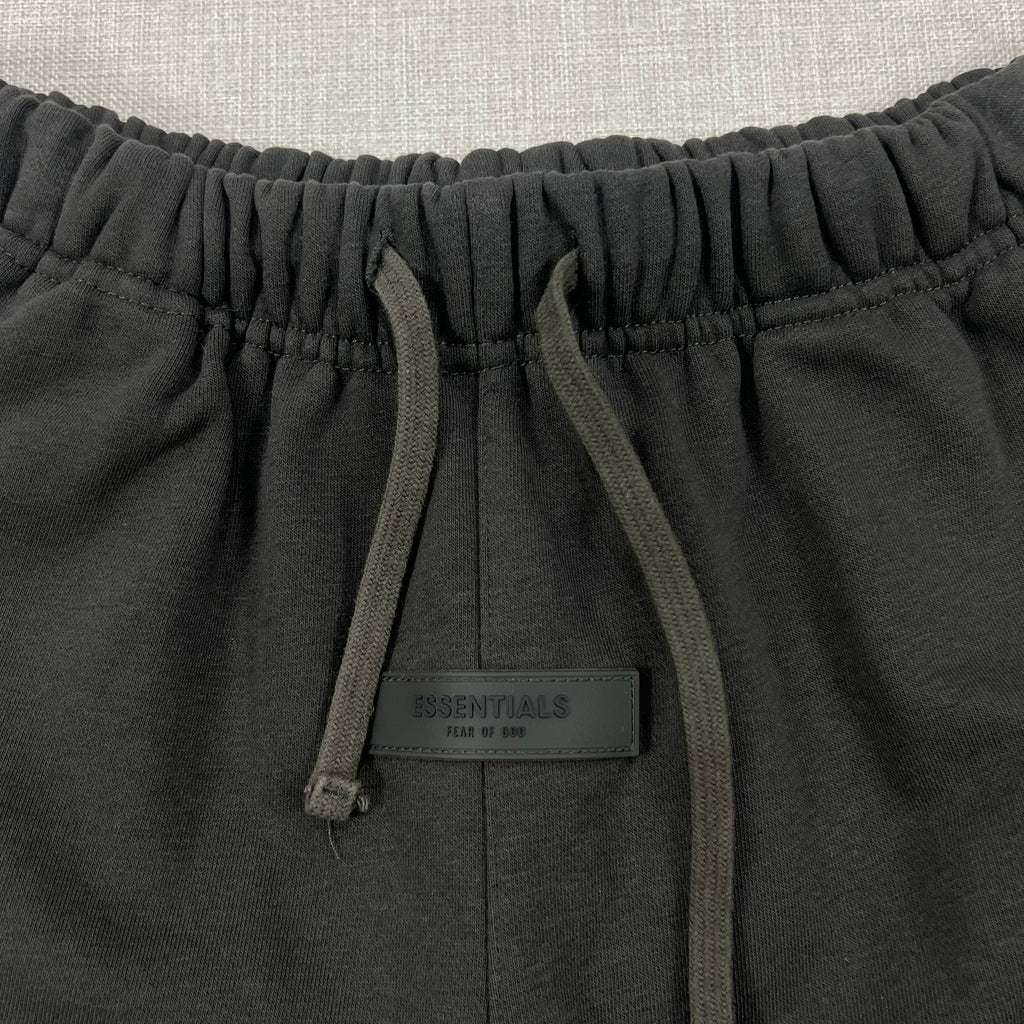 FOG ESSENTIALS "1977" SHORTS