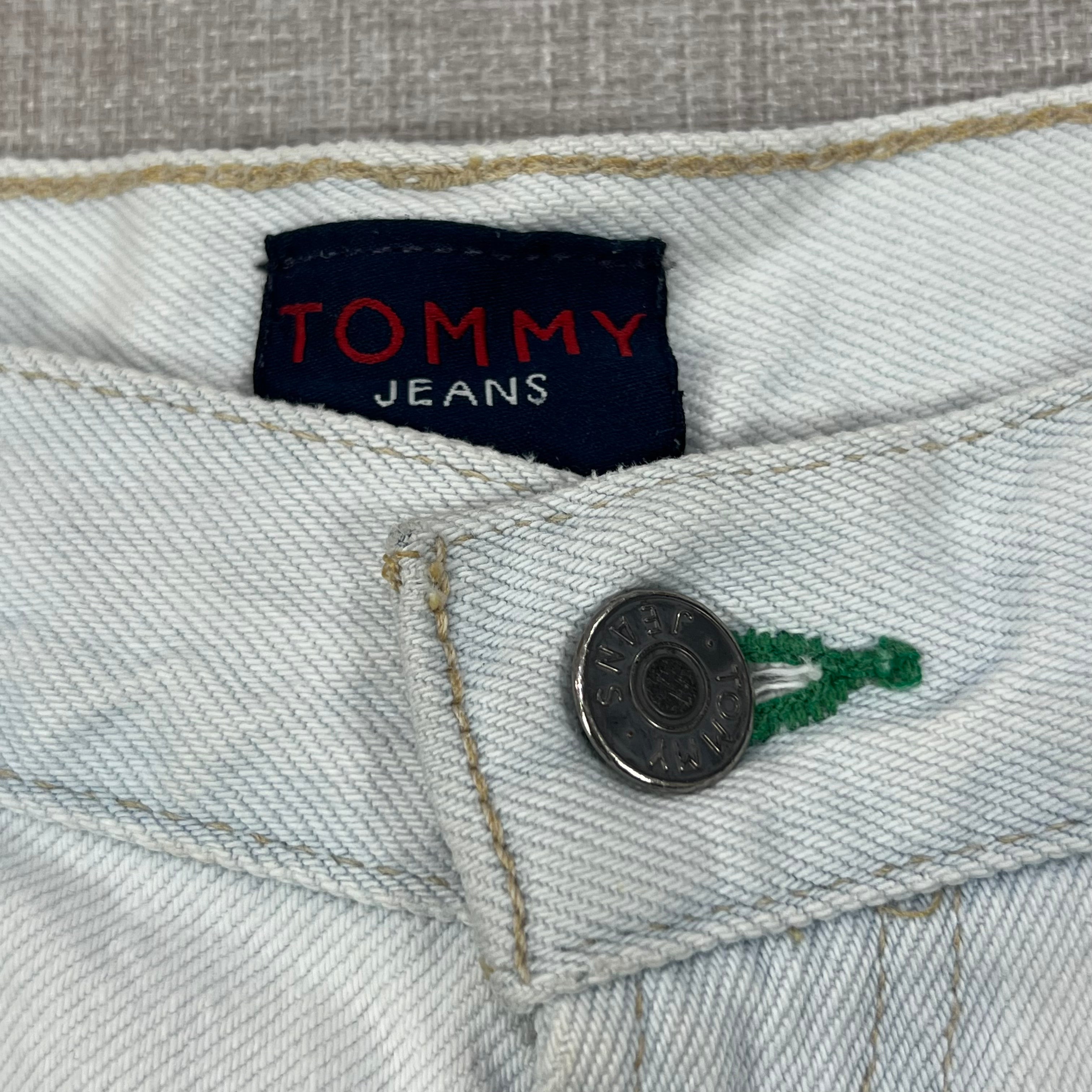 TOMMY JEANS BAGGY DENIM SHORTS