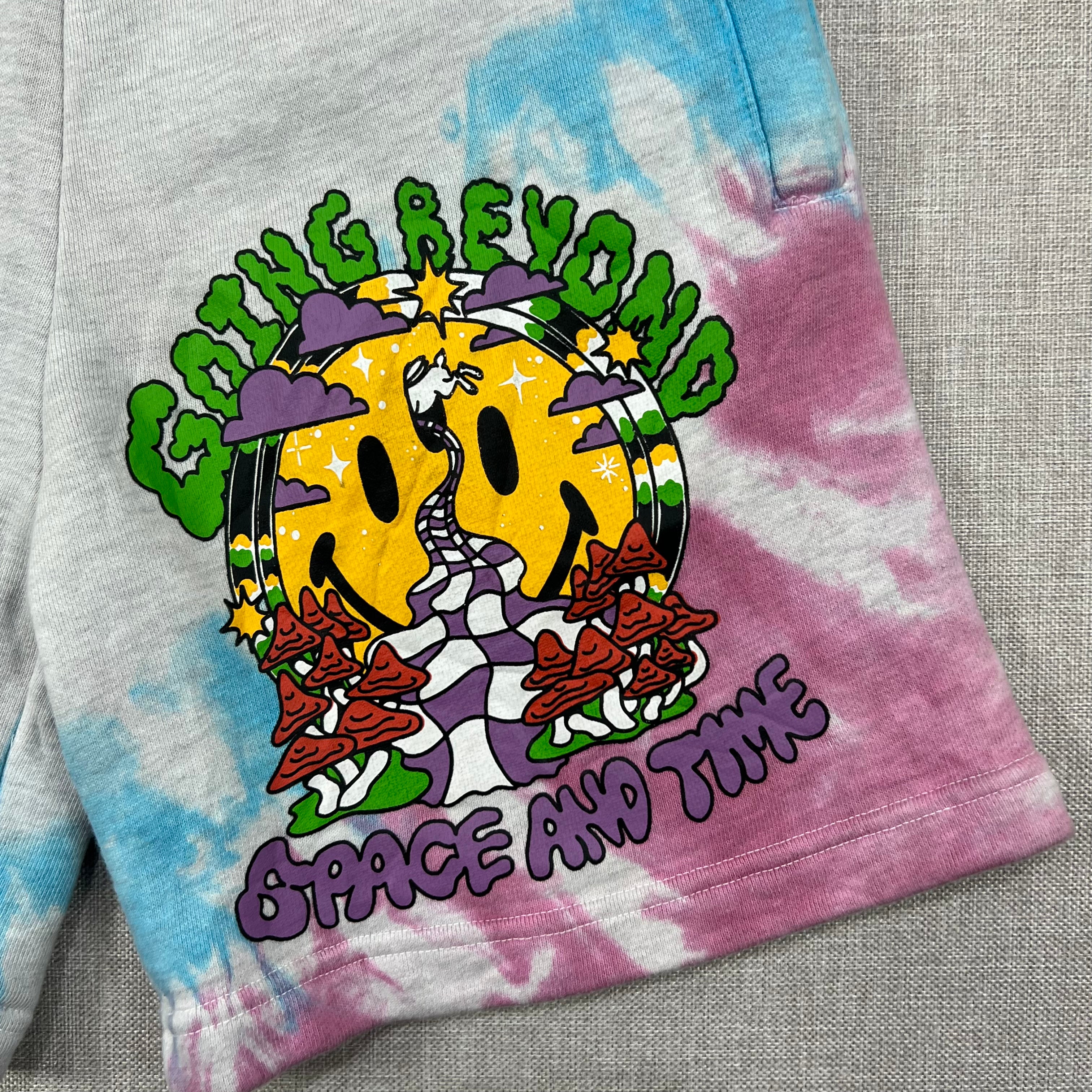 MARKET SMILEY BEYOND SPACE AND TIME SWEATSHORTS
